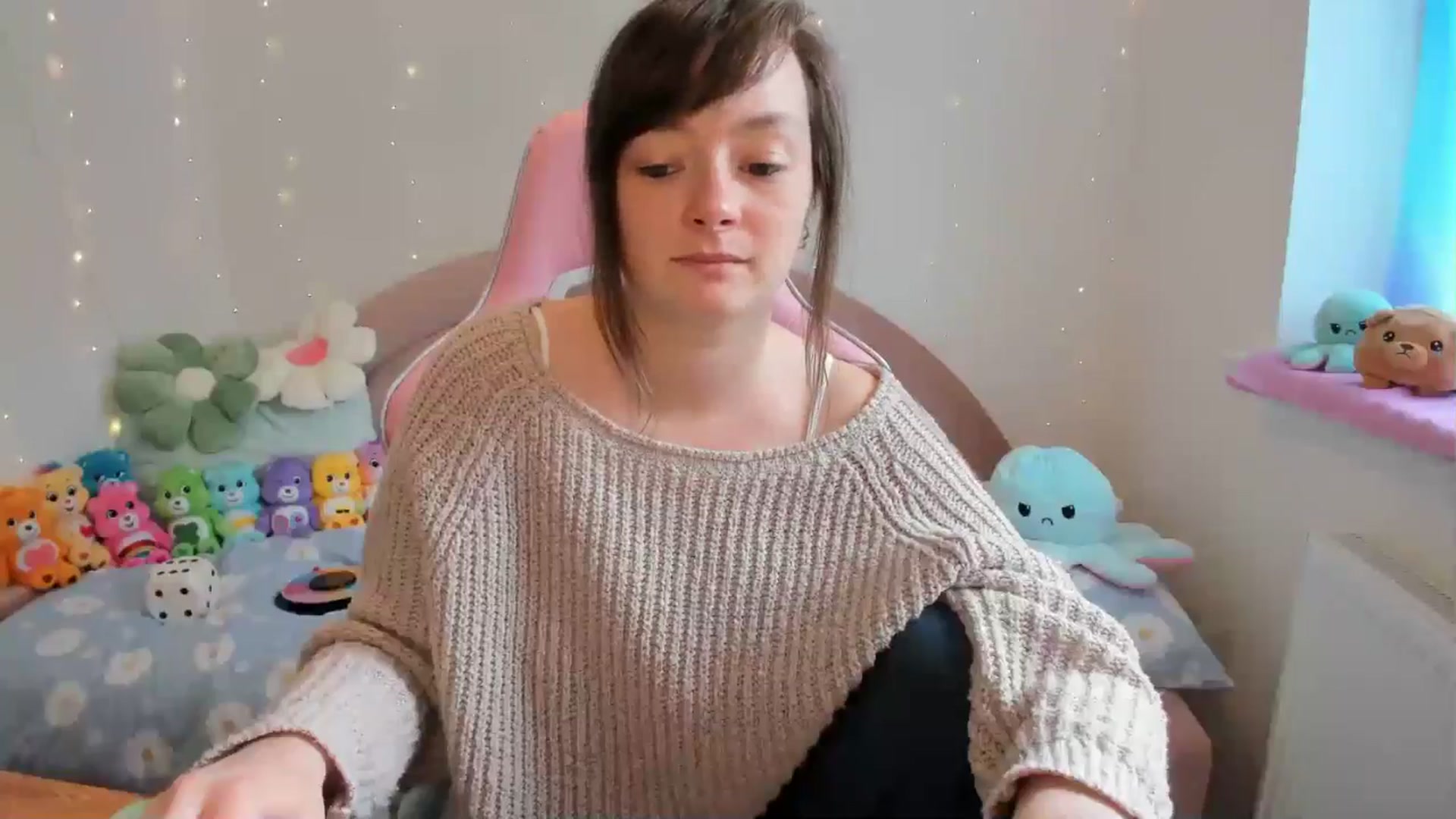 Gallery image thumbnail from JessieBear_'s myfreecams stream on, 07/12/2024, 13:41 image 10 of 20