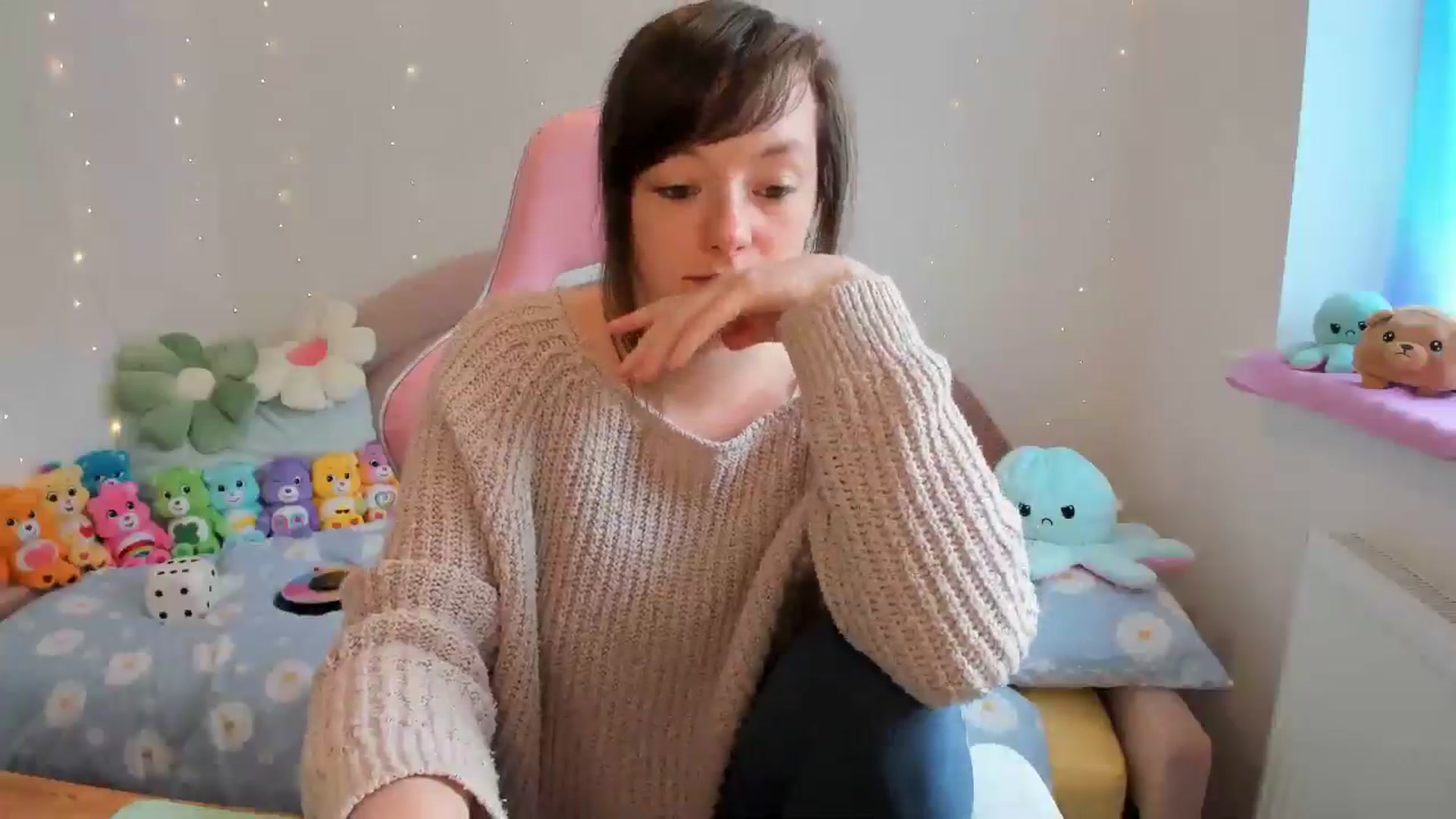 Gallery image thumbnail from JessieBear_'s myfreecams stream on, 07/12/2024, 13:41 image 13 of 20