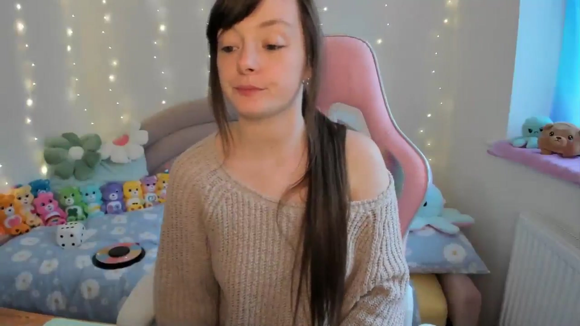 Gallery image thumbnail from JessieBear_'s myfreecams stream on, 07/12/2024, 17:35 image 10 of 20