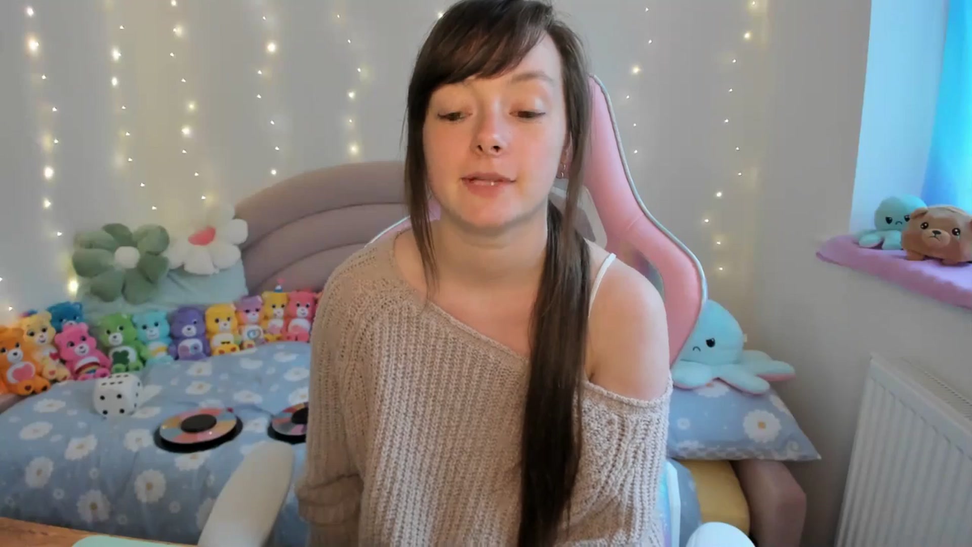 Gallery image thumbnail from JessieBear_'s myfreecams stream on, 07/12/2024, 17:35 image 7 of 20