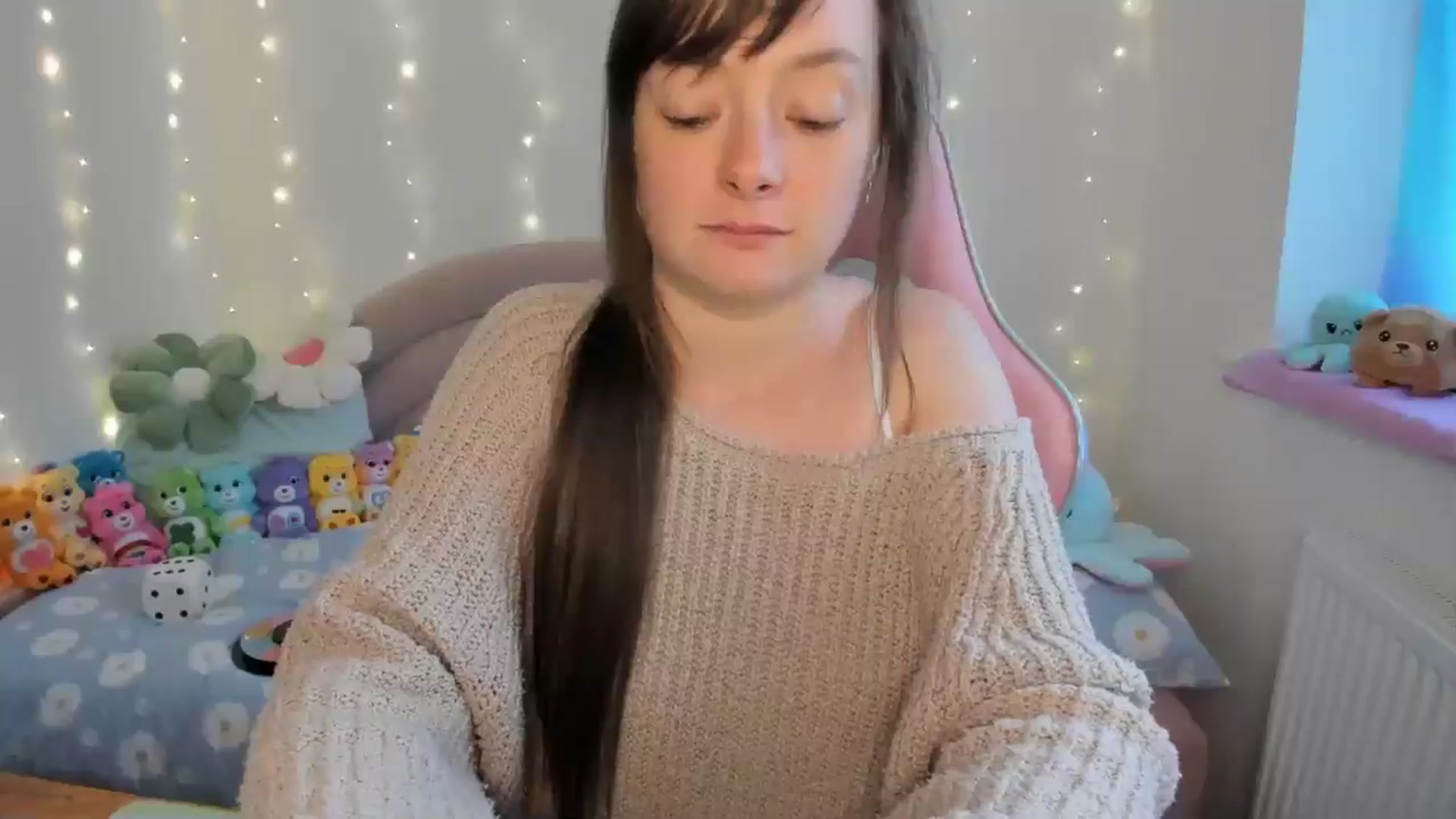 Gallery image thumbnail from JessieBear_'s myfreecams stream on, 07/12/2024, 17:35 image 12 of 20