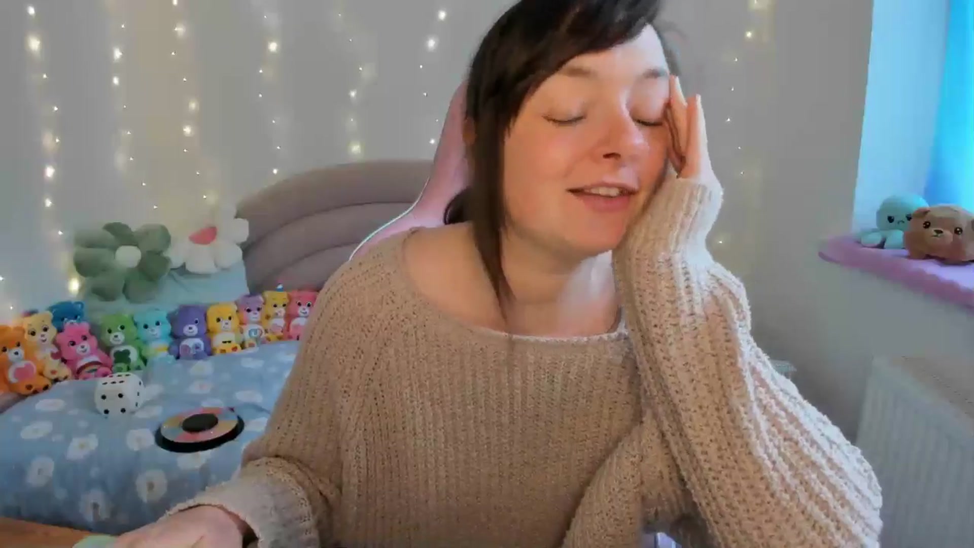 Gallery image thumbnail from JessieBear_'s myfreecams stream on, 07/12/2024, 17:35 image 5 of 20