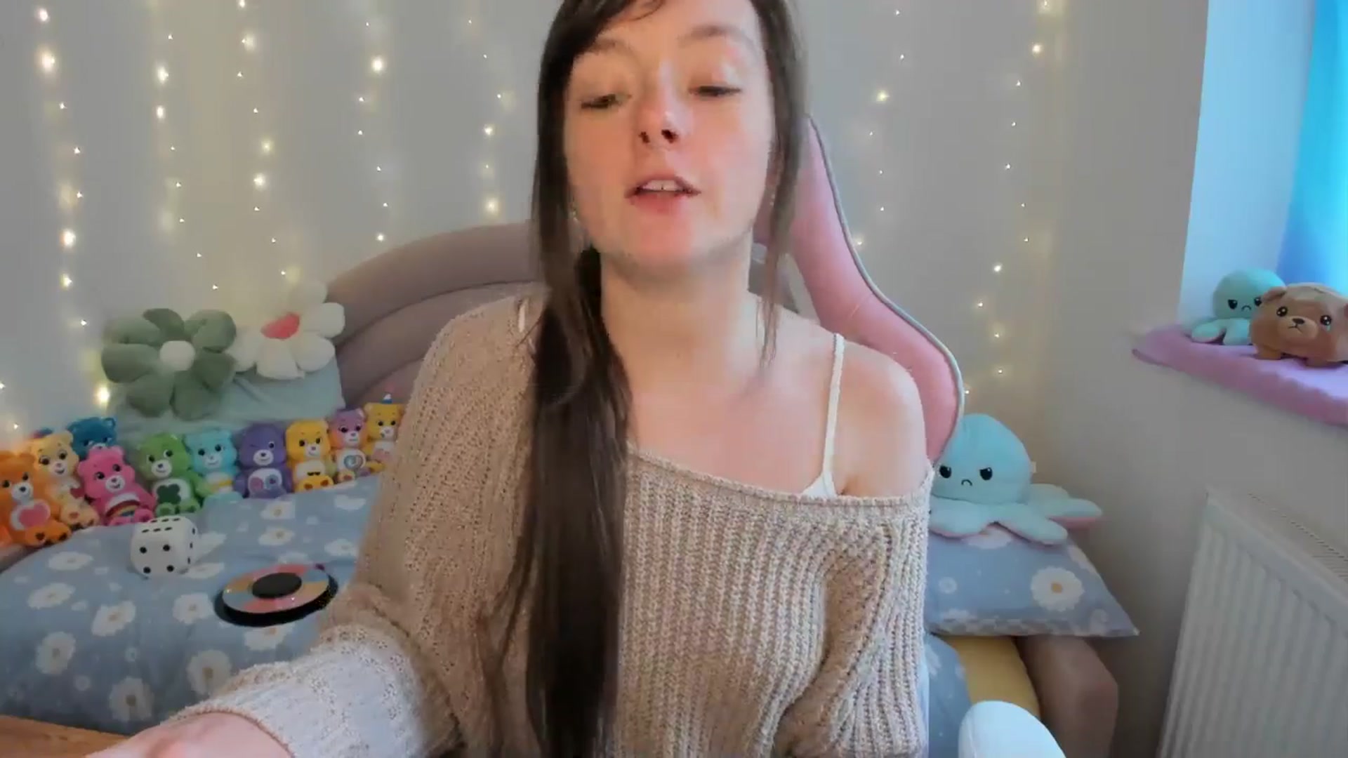 Gallery image thumbnail from JessieBear_'s myfreecams stream on, 07/12/2024, 17:35 image 14 of 20