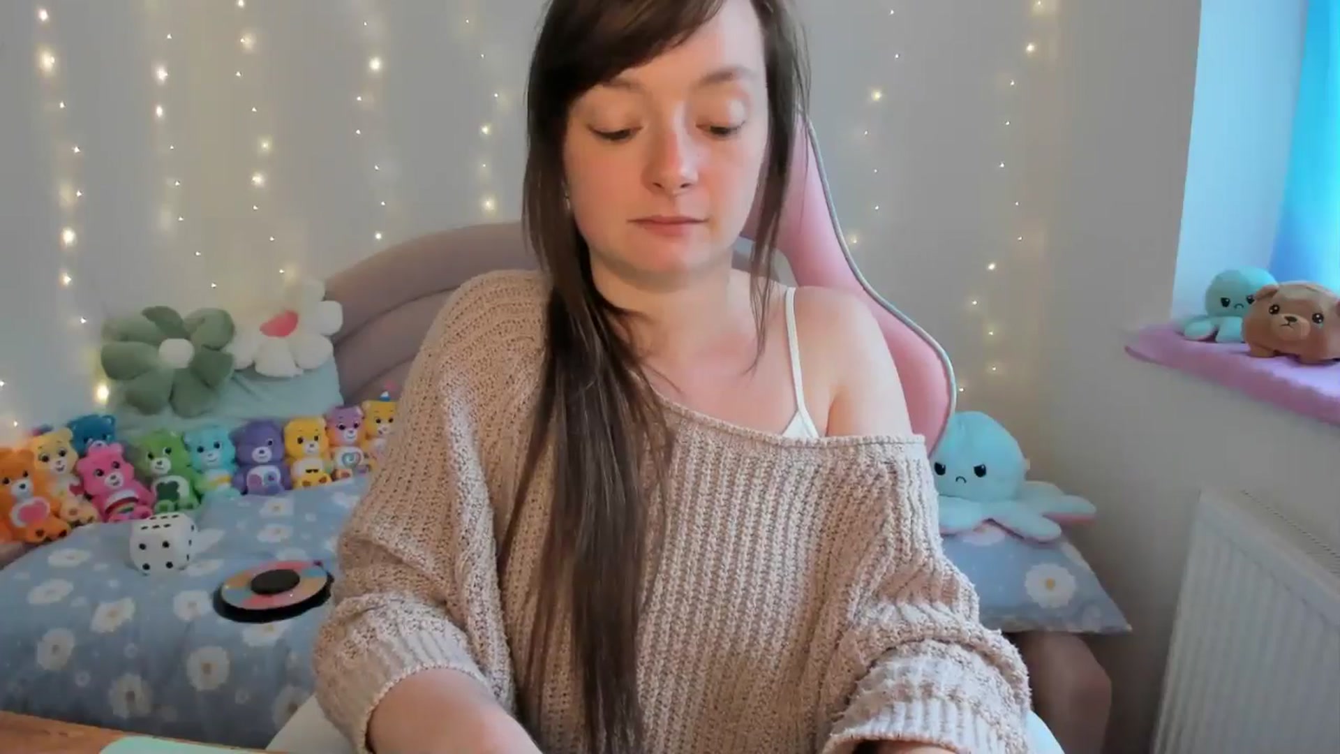 Gallery image thumbnail from JessieBear_'s myfreecams stream on, 07/12/2024, 17:35 image 17 of 20