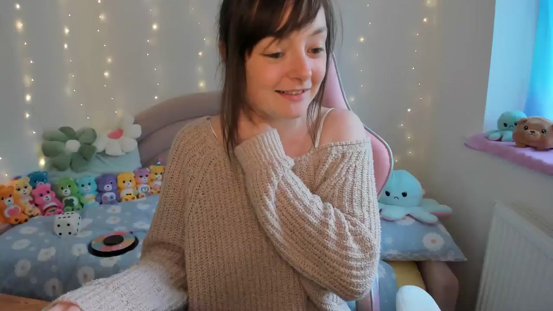 Gallery image thumbnail from JessieBear_'s myfreecams stream on, 07/12/2024, 17:35 image 1 of 20