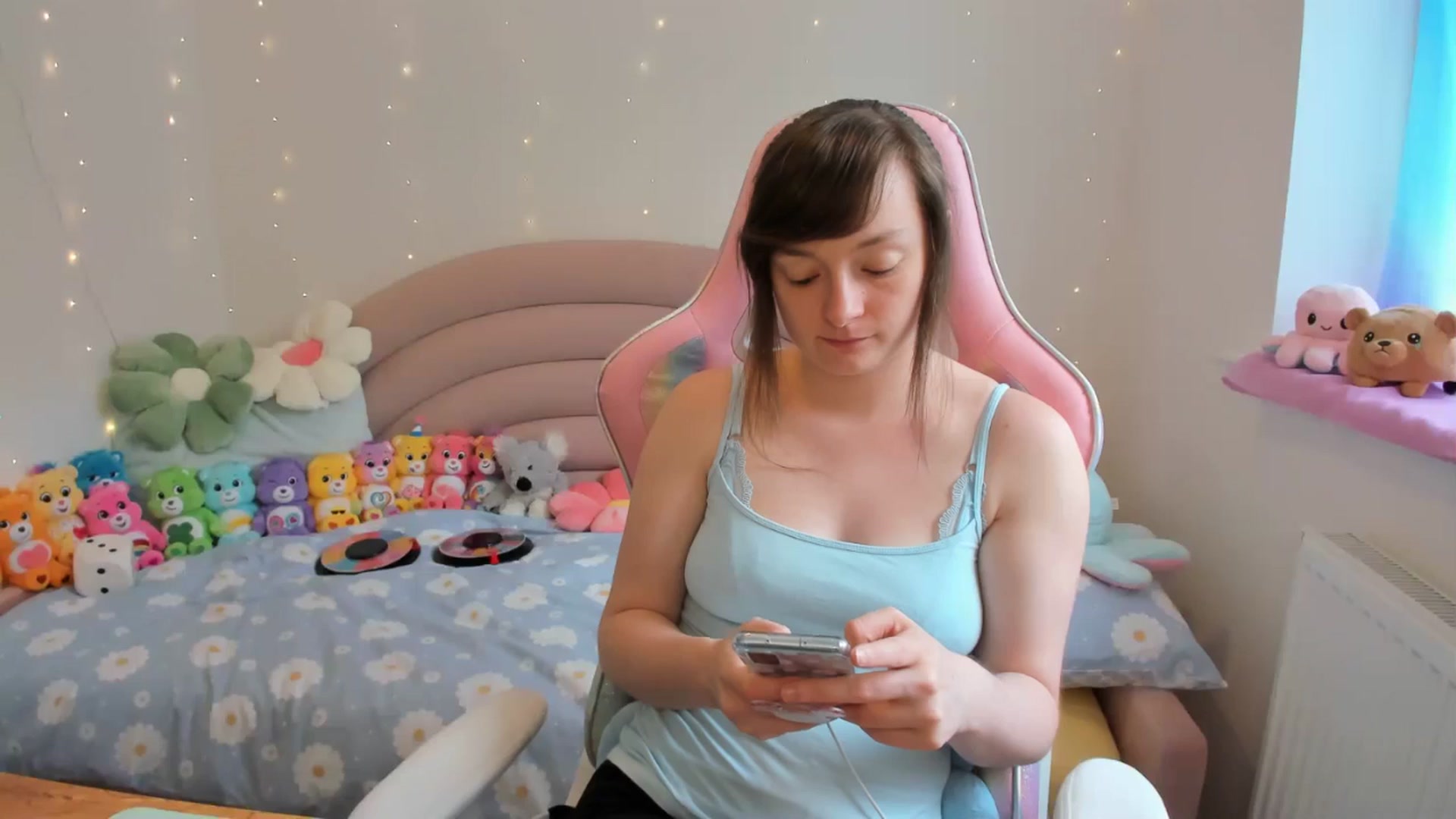 Gallery image thumbnail from JessieBear_'s myfreecams stream on, 07/18/2024, 14:13 image 18 of 20