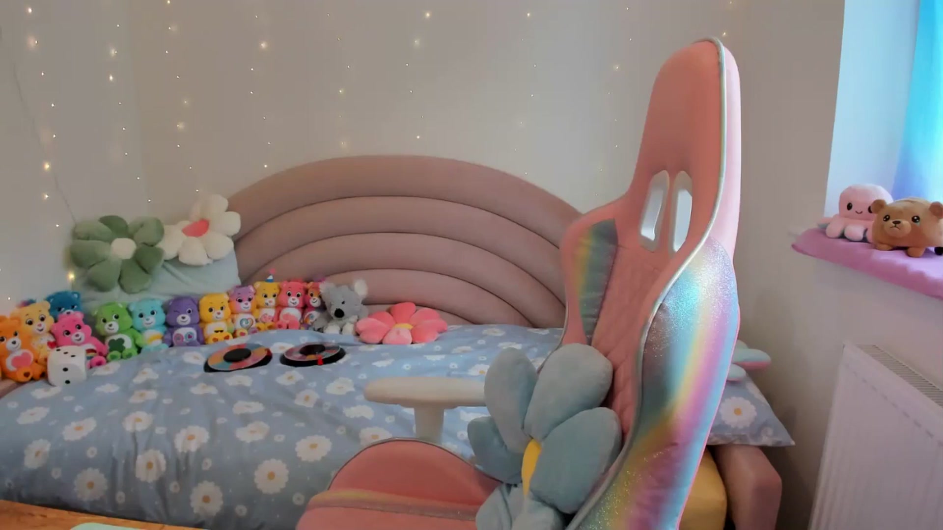 Gallery image thumbnail from JessieBear_'s myfreecams stream on, 07/18/2024, 15:28 image 17 of 20