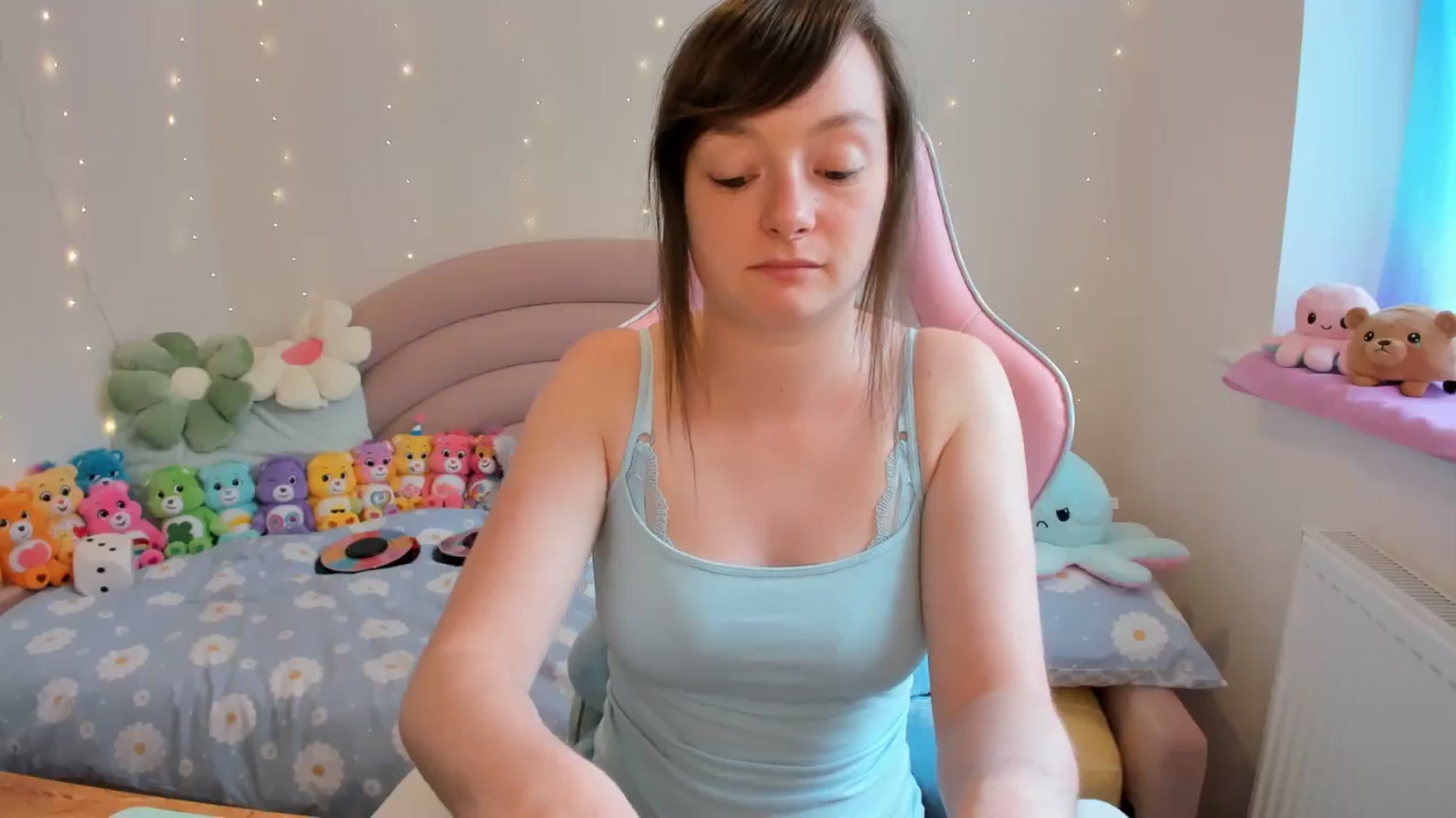 Gallery image thumbnail from JessieBear_'s myfreecams stream on, 07/18/2024, 16:19 image 16 of 20