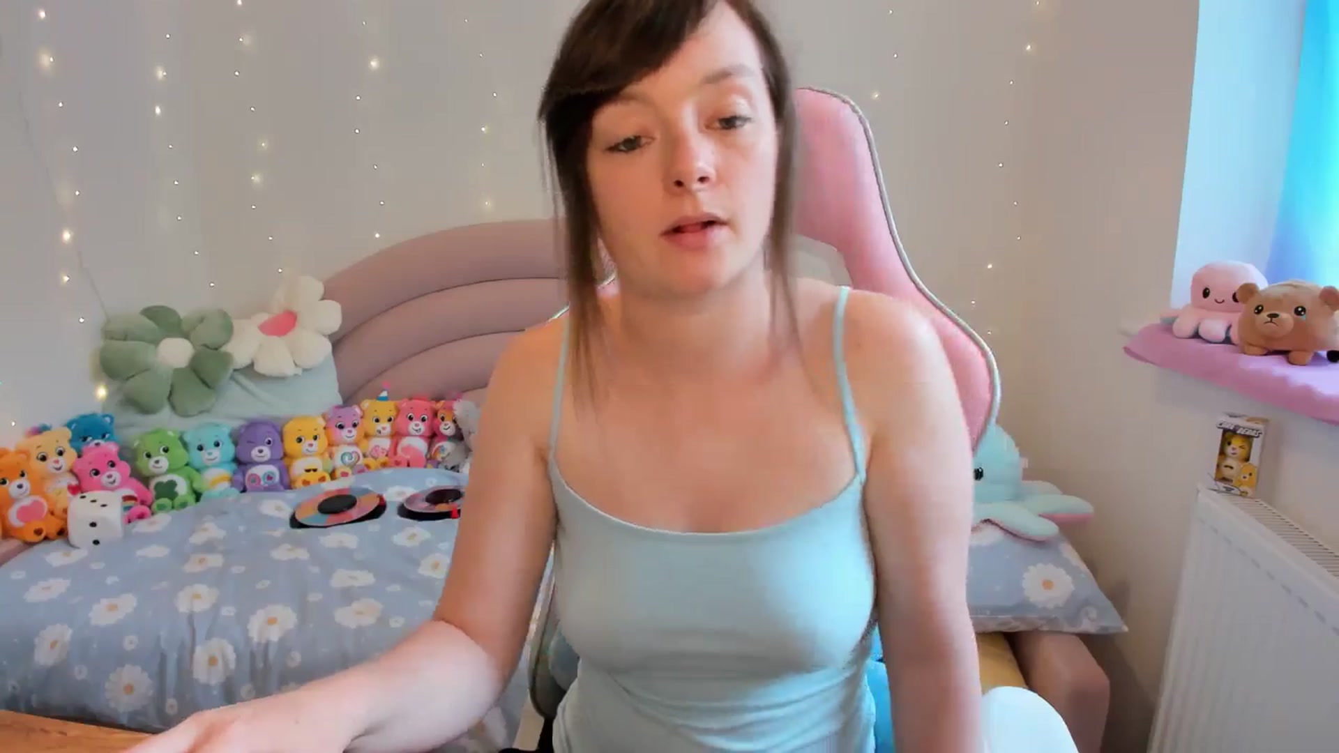 Gallery image thumbnail from JessieBear_'s myfreecams stream on, 07/18/2024, 17:15 image 15 of 20