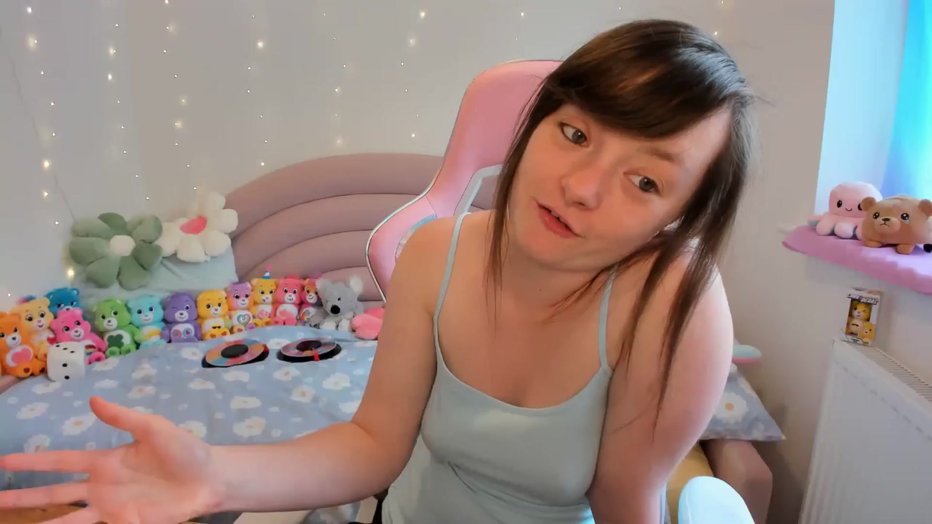 Gallery image thumbnail from JessieBear_'s myfreecams stream on, 07/18/2024, 17:15 image 6 of 20