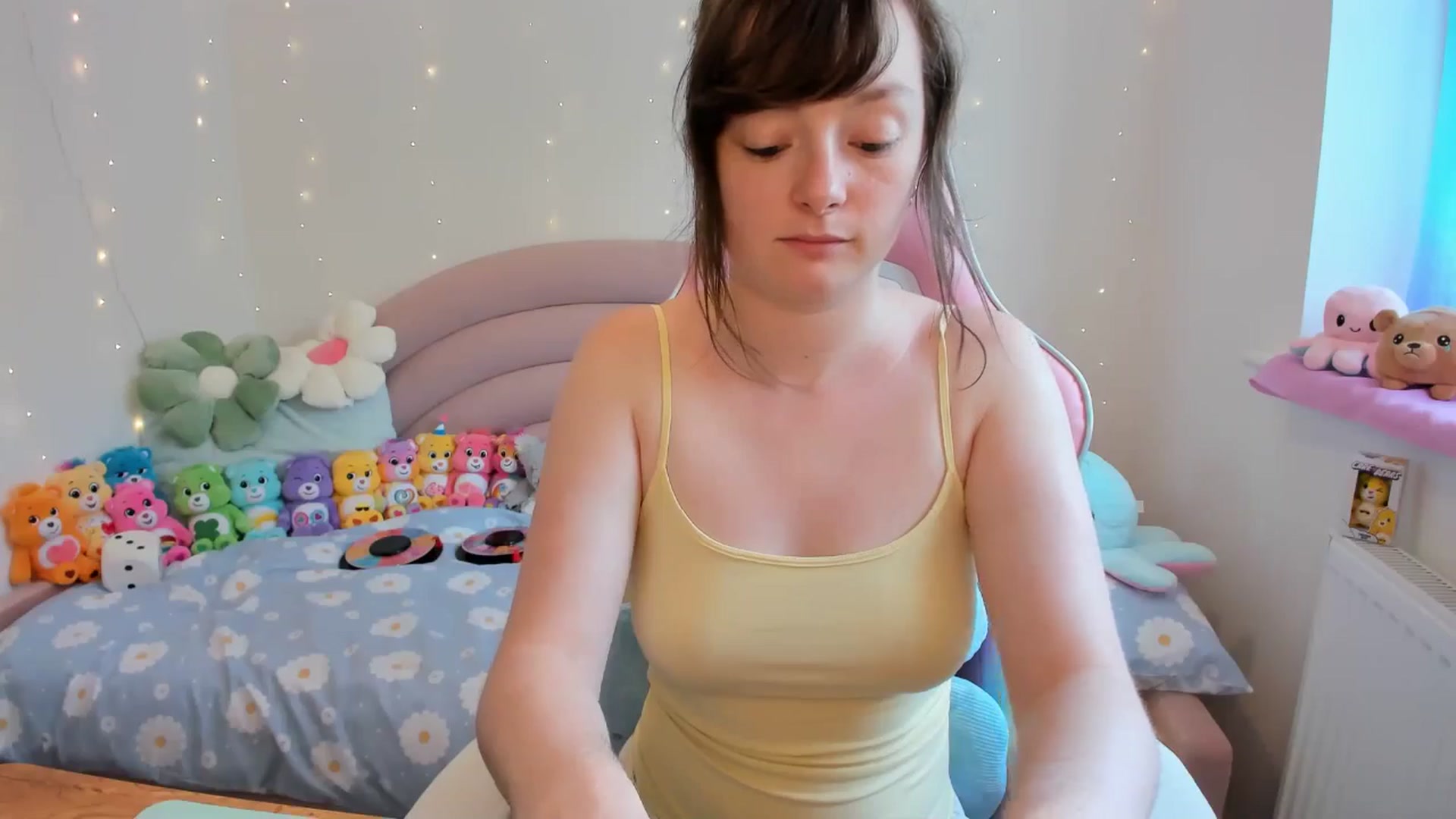 Gallery image thumbnail from JessieBear_'s myfreecams stream on, 07/19/2024, 13:05 image 10 of 20