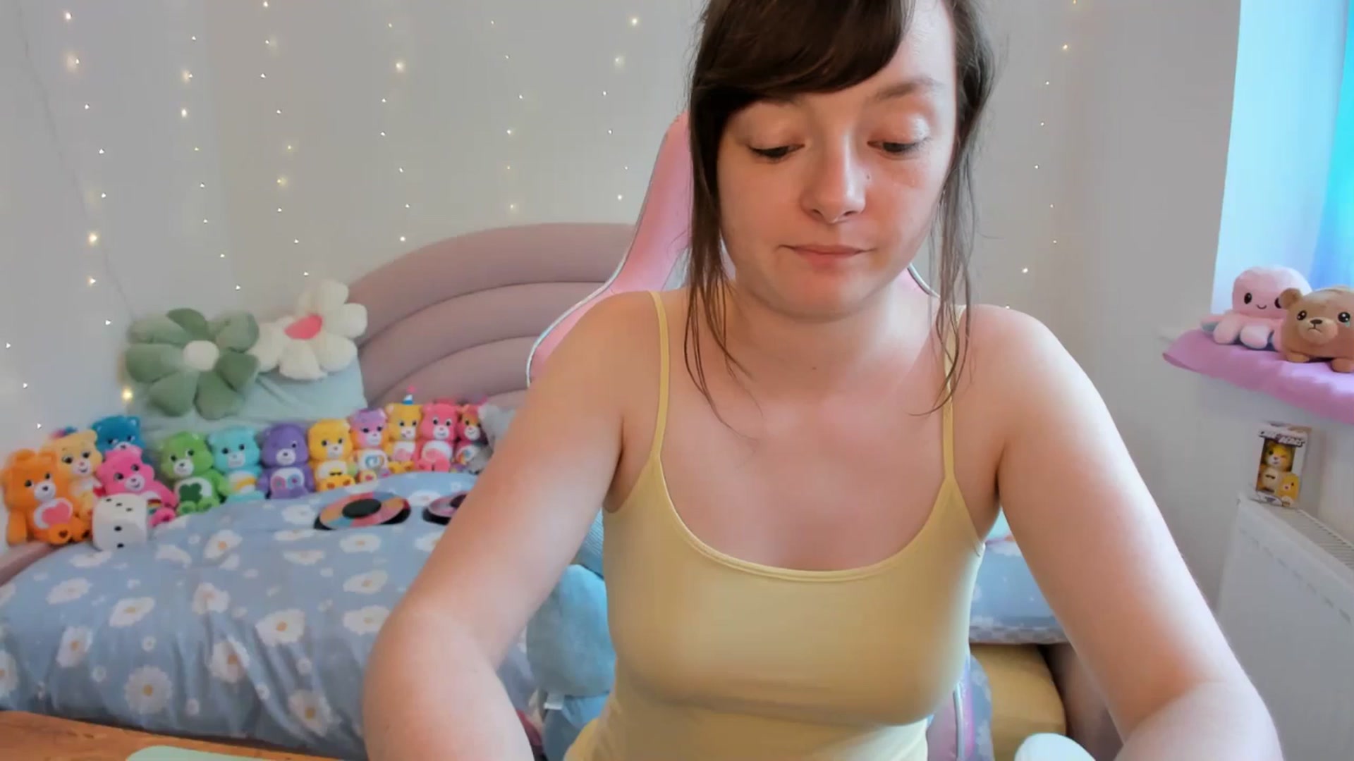 Gallery image thumbnail from JessieBear_'s myfreecams stream on, 07/19/2024, 14:15 image 13 of 20