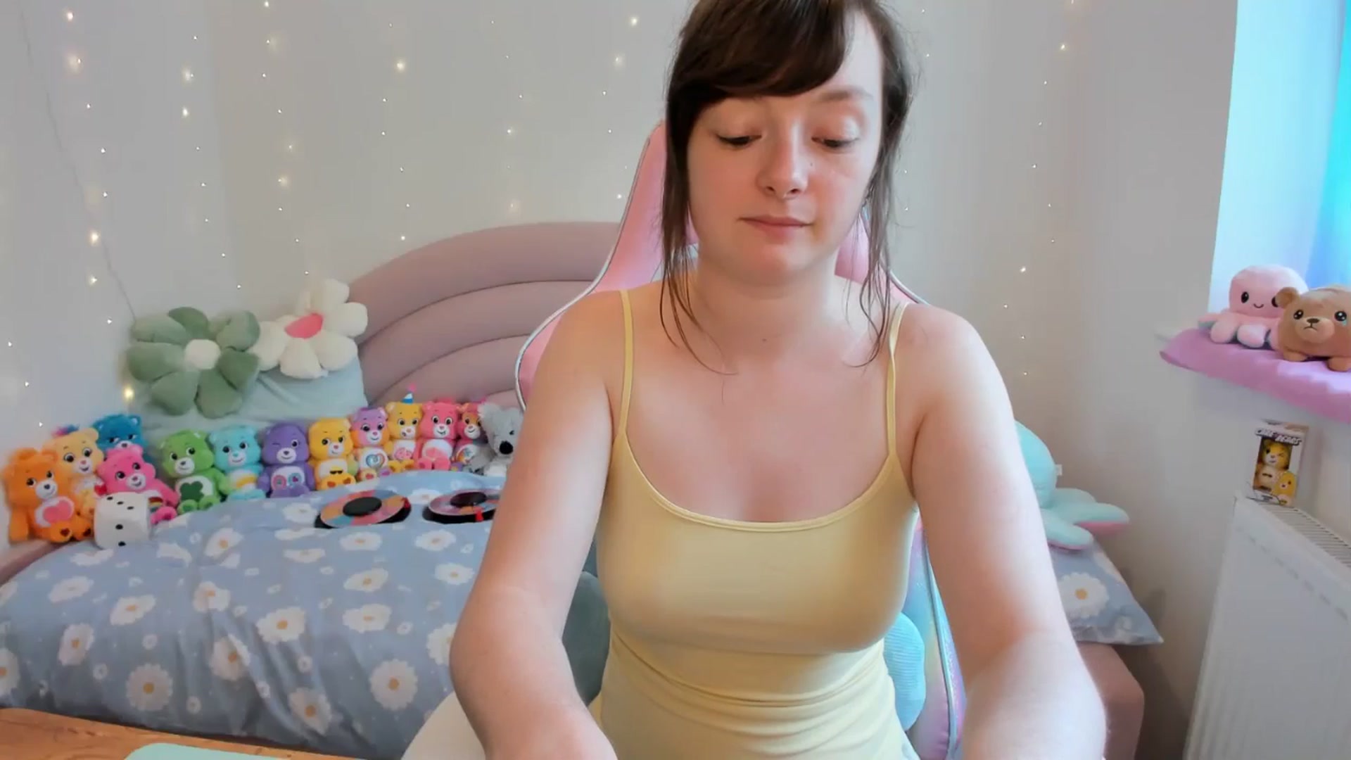 Gallery image thumbnail from JessieBear_'s myfreecams stream on, 07/19/2024, 14:15 image 11 of 20