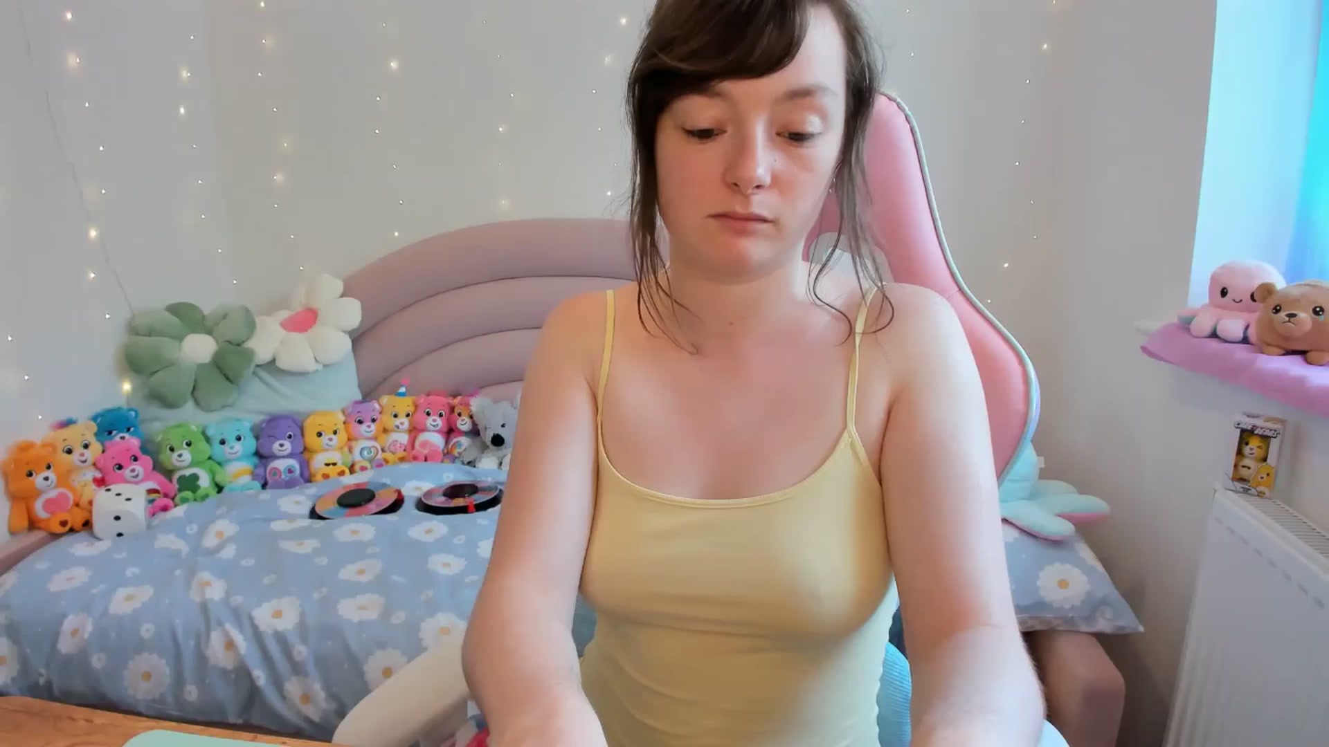 Gallery image thumbnail from JessieBear_'s myfreecams stream on, 07/19/2024, 14:15 image 2 of 20