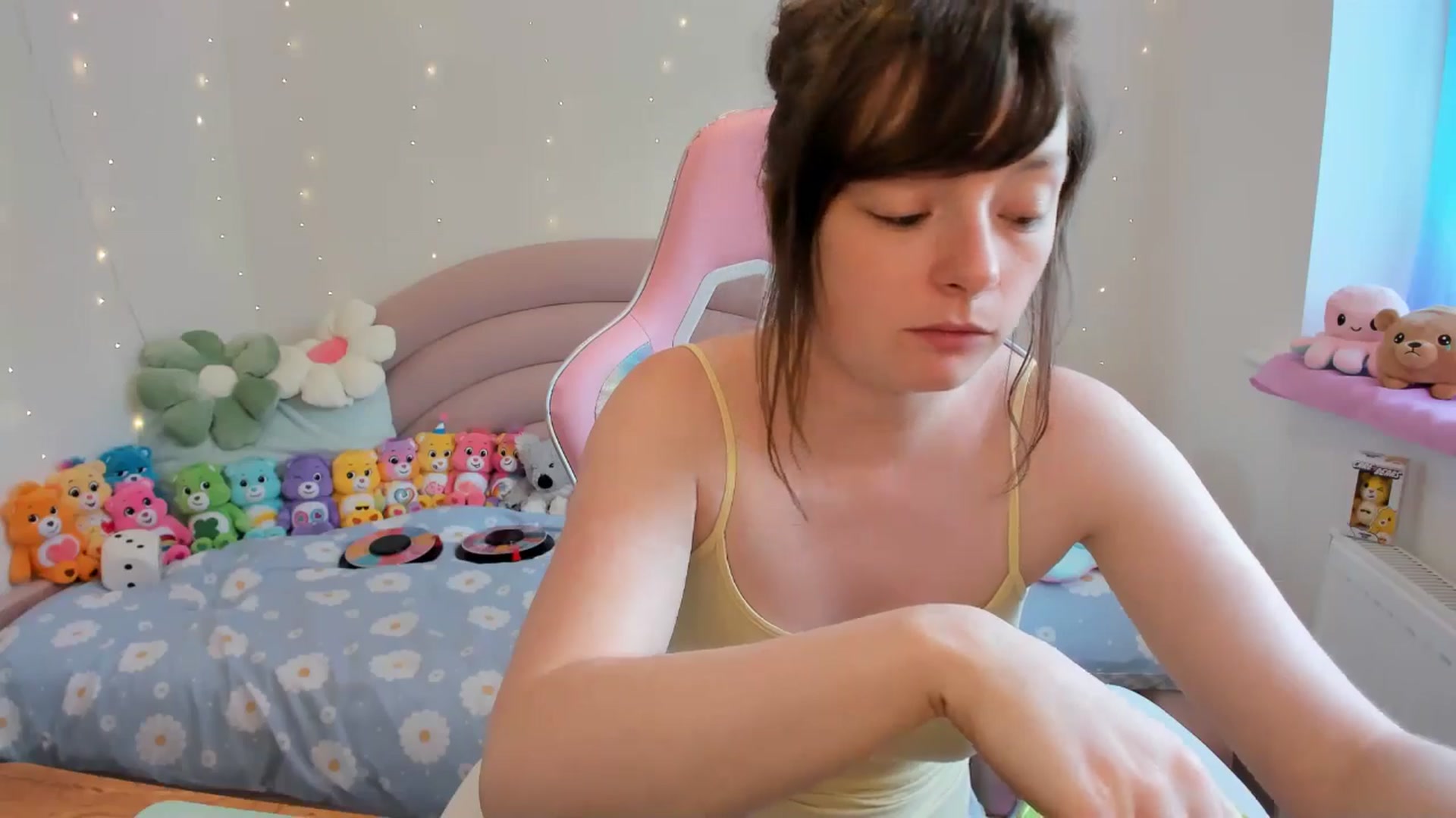 Gallery image thumbnail from JessieBear_'s myfreecams stream on, 07/19/2024, 15:23 image 5 of 20