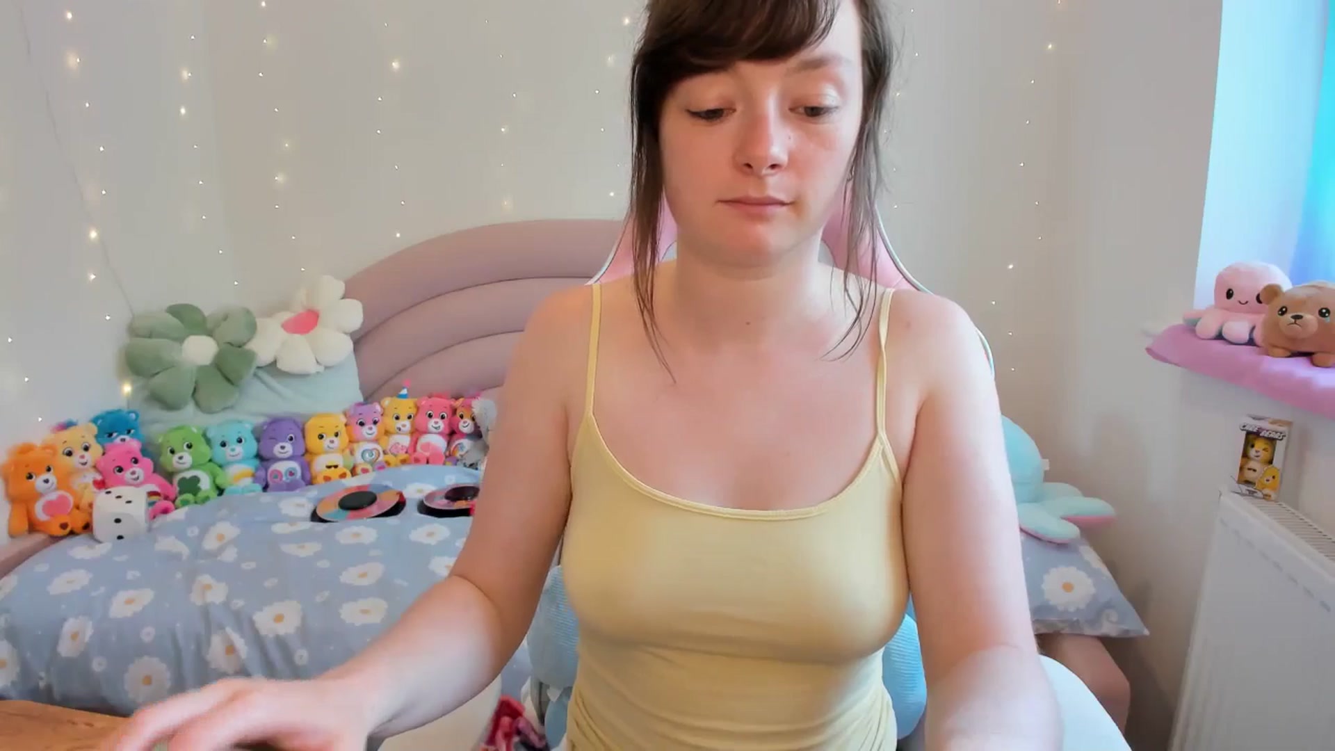 Gallery image thumbnail from JessieBear_'s myfreecams stream on, 07/19/2024, 15:23 image 17 of 20