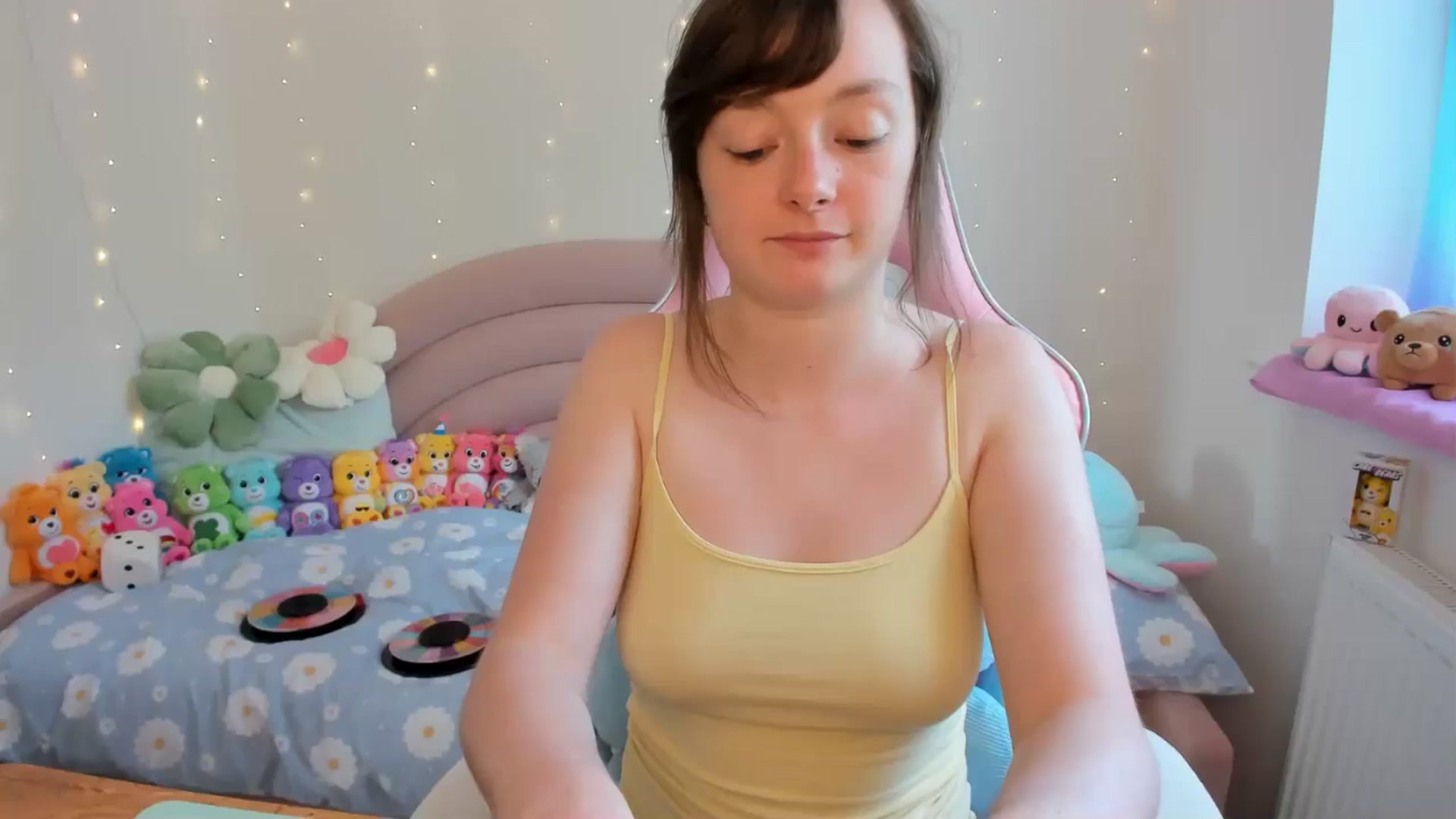 Gallery image thumbnail from JessieBear_'s myfreecams stream on, 07/19/2024, 17:35 image 11 of 20