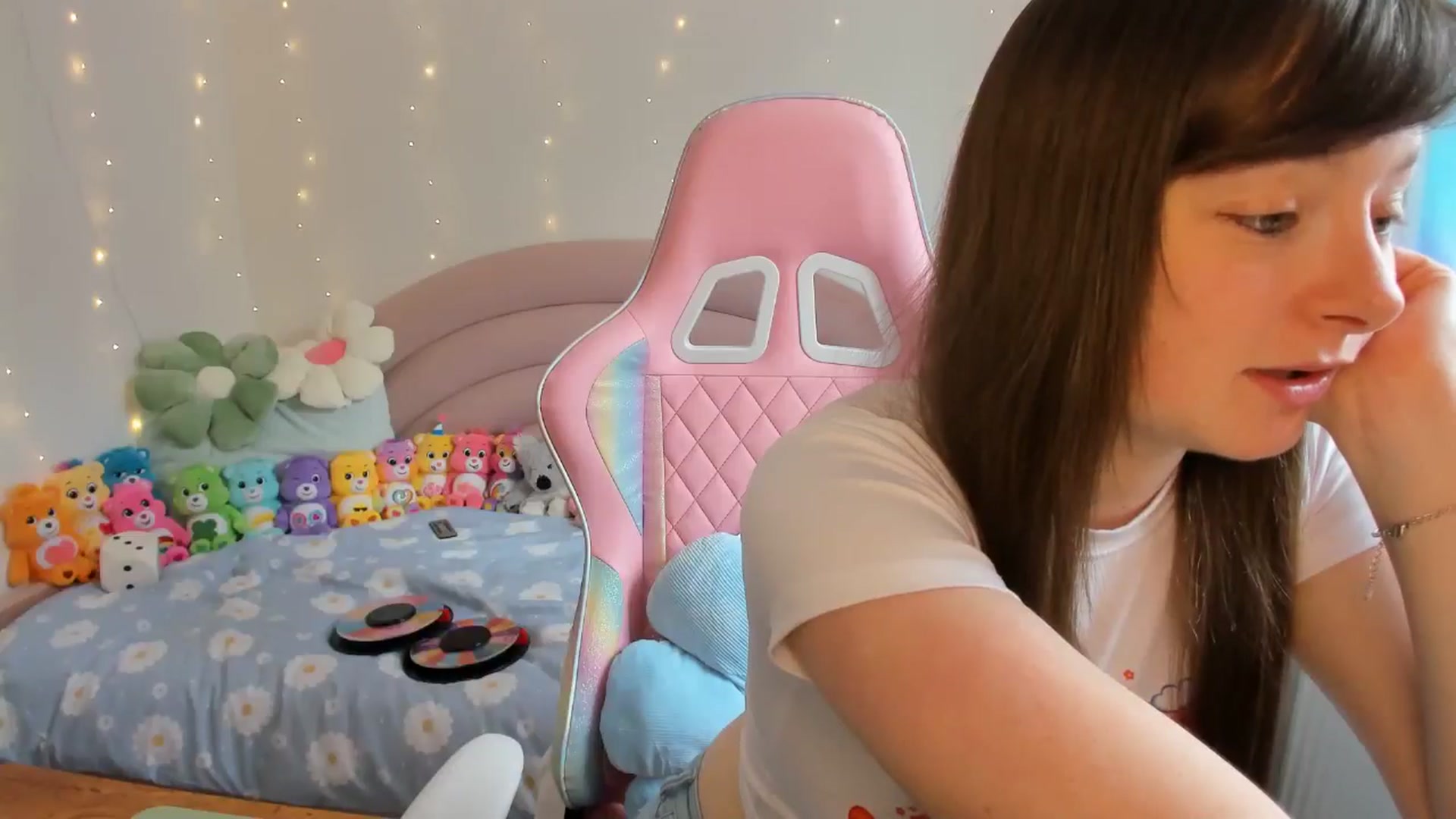 Gallery image thumbnail from JessieBear_'s myfreecams stream on, 07/22/2024, 16:57 image 4 of 20