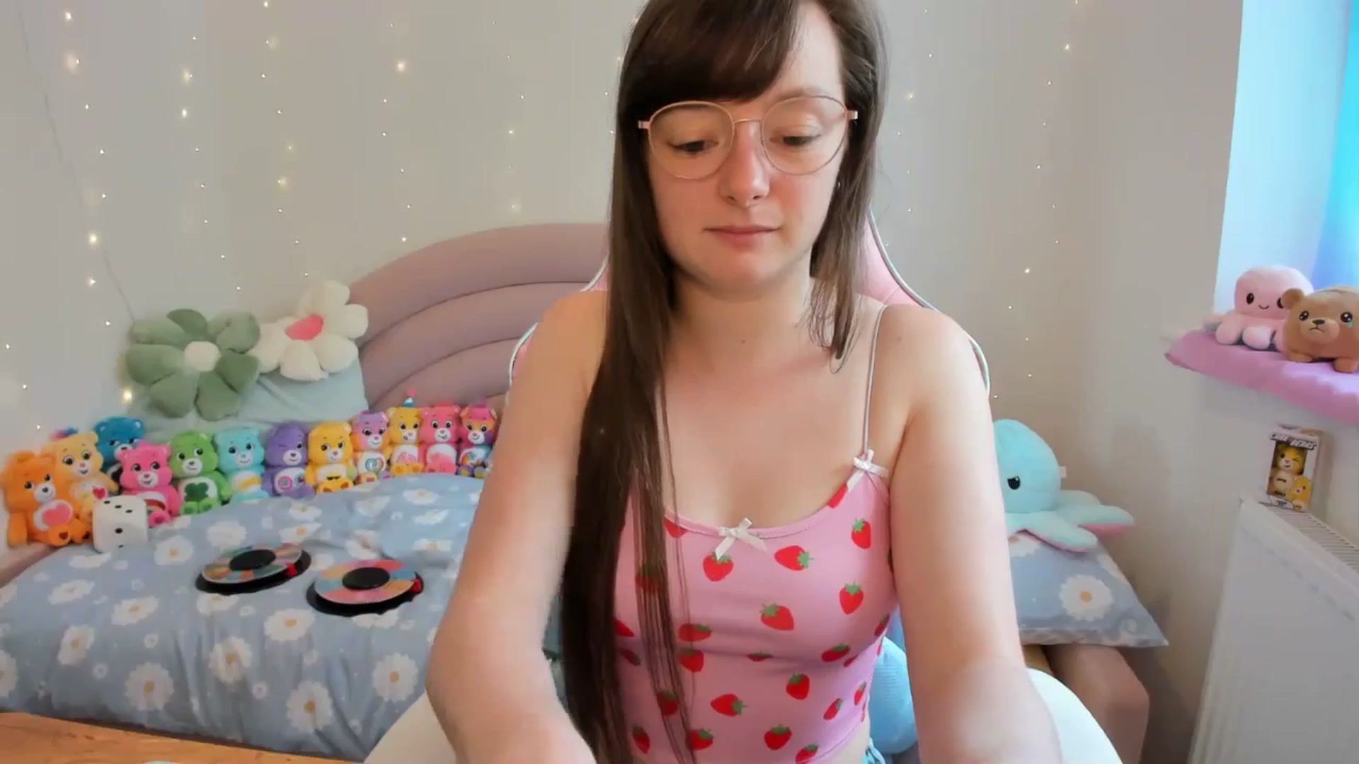 Gallery image thumbnail from JessieBear_'s myfreecams stream on, 07/23/2024, 17:10 image 7 of 20