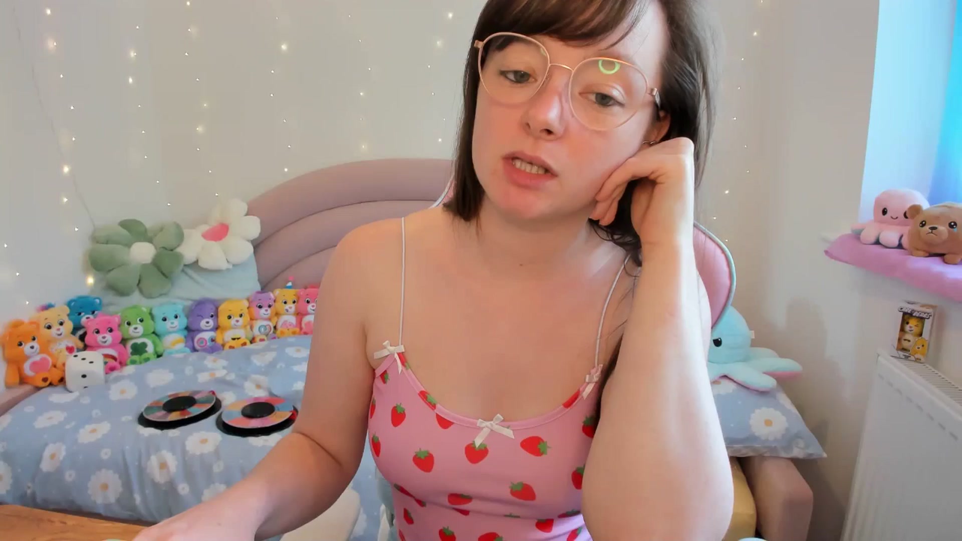 Gallery image thumbnail from JessieBear_'s myfreecams stream on, 07/23/2024, 17:10 image 12 of 20