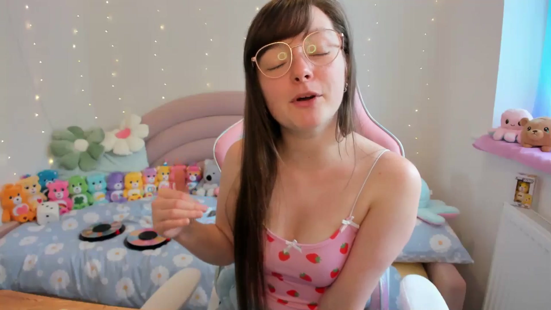 Gallery image thumbnail from JessieBear_'s myfreecams stream on, 07/23/2024, 17:10 image 5 of 20