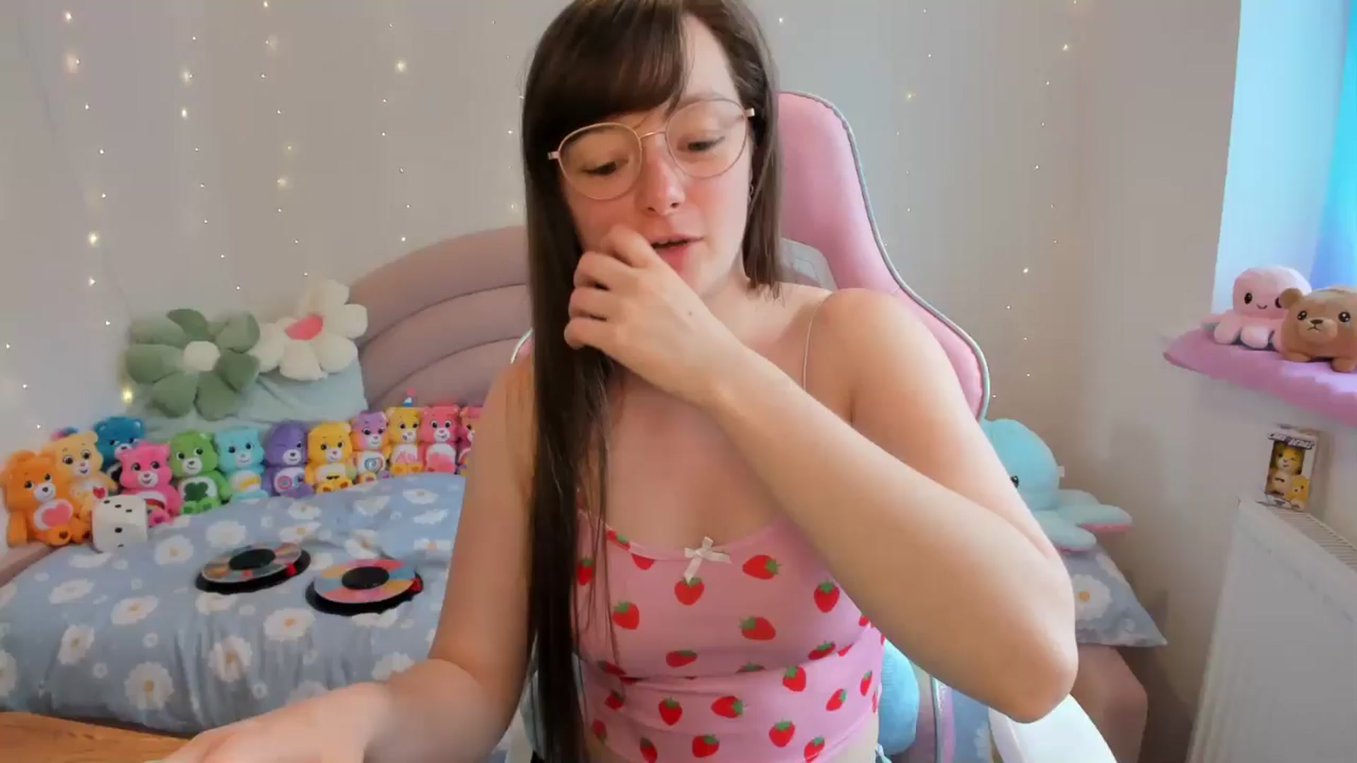 Gallery image thumbnail from JessieBear_'s myfreecams stream on, 07/23/2024, 17:10 image 6 of 20