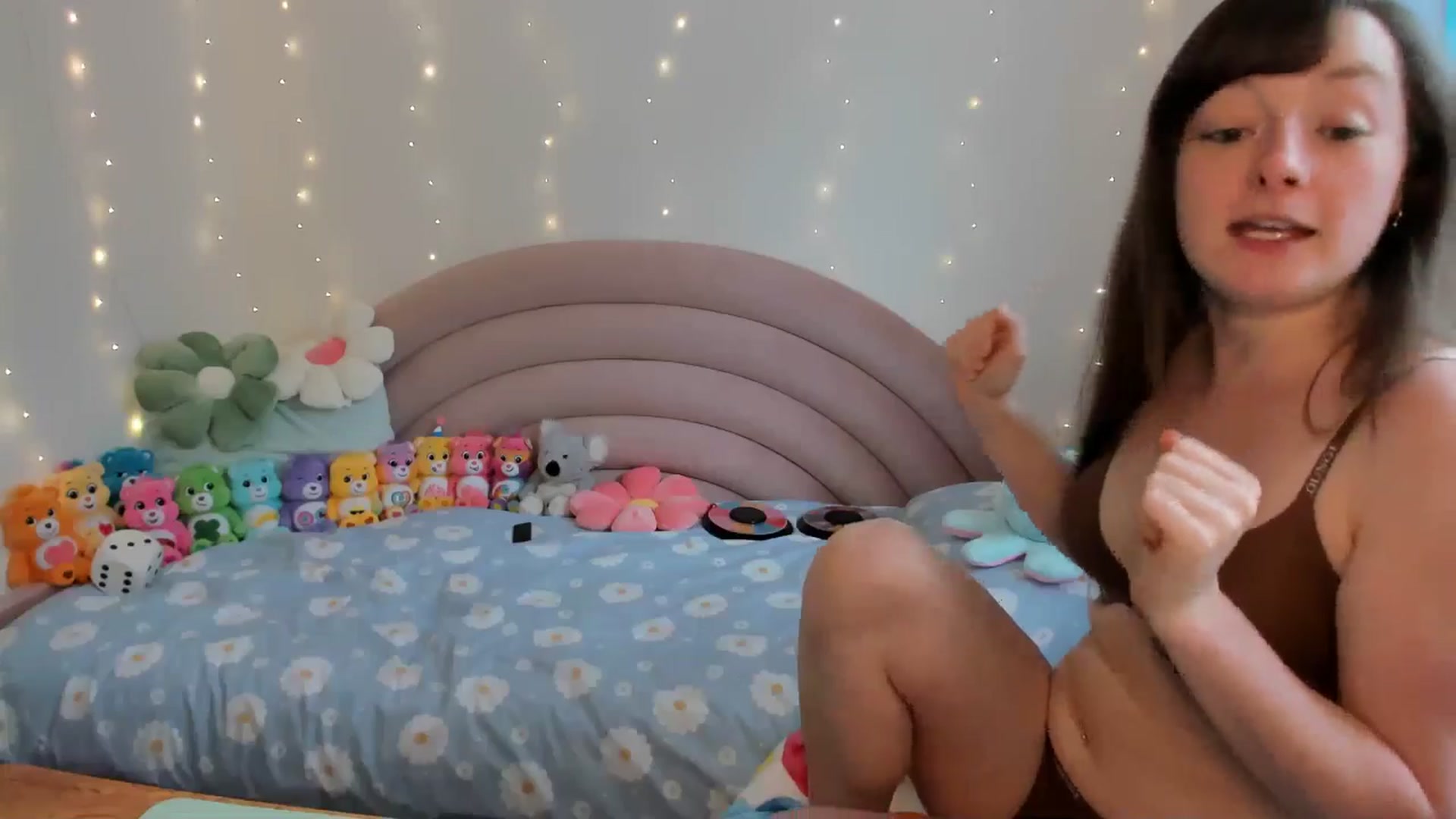Gallery image thumbnail from JessieBear_'s myfreecams stream on, 07/25/2024, 17:13 image 2 of 20