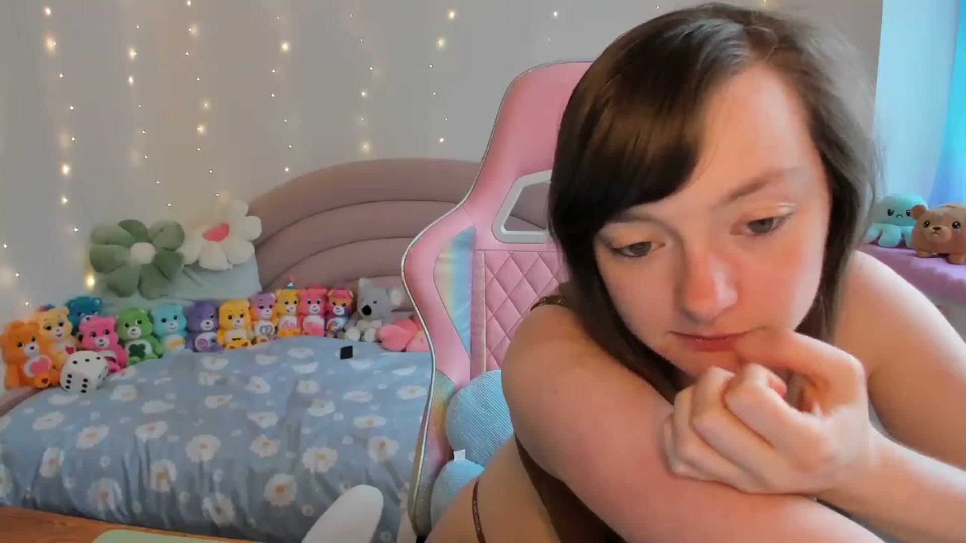 Gallery image thumbnail from JessieBear_'s myfreecams stream on, 07/25/2024, 17:13 image 9 of 20