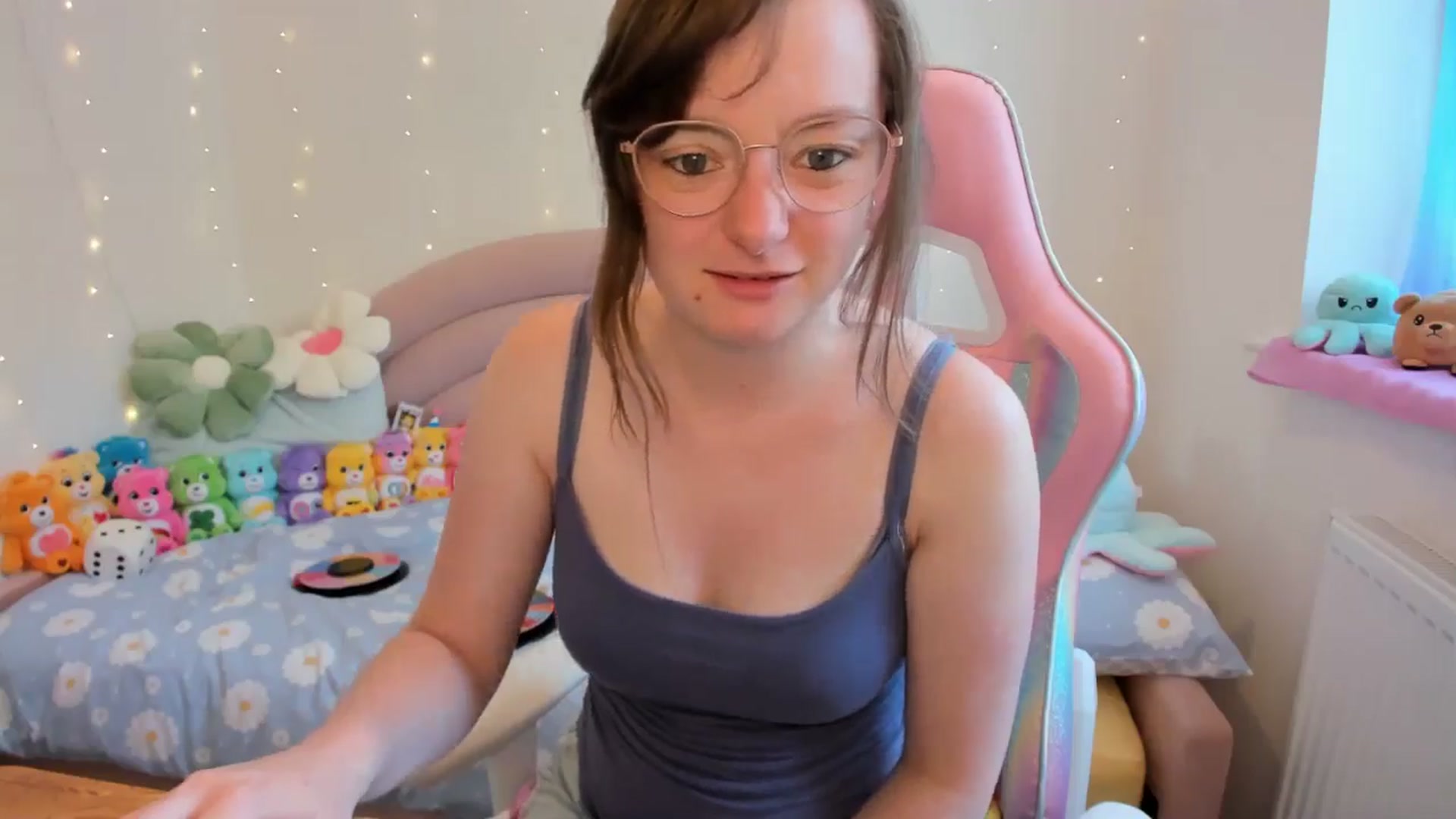 Gallery image thumbnail from JessieBear_'s myfreecams stream on, 07/29/2024, 14:17 image 5 of 20