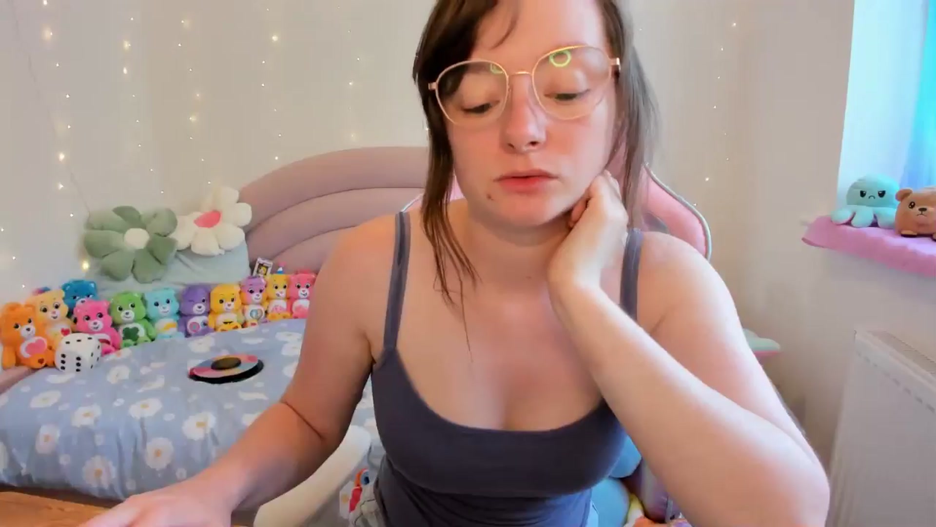 Gallery image thumbnail from JessieBear_'s myfreecams stream on, 07/29/2024, 14:17 image 11 of 20