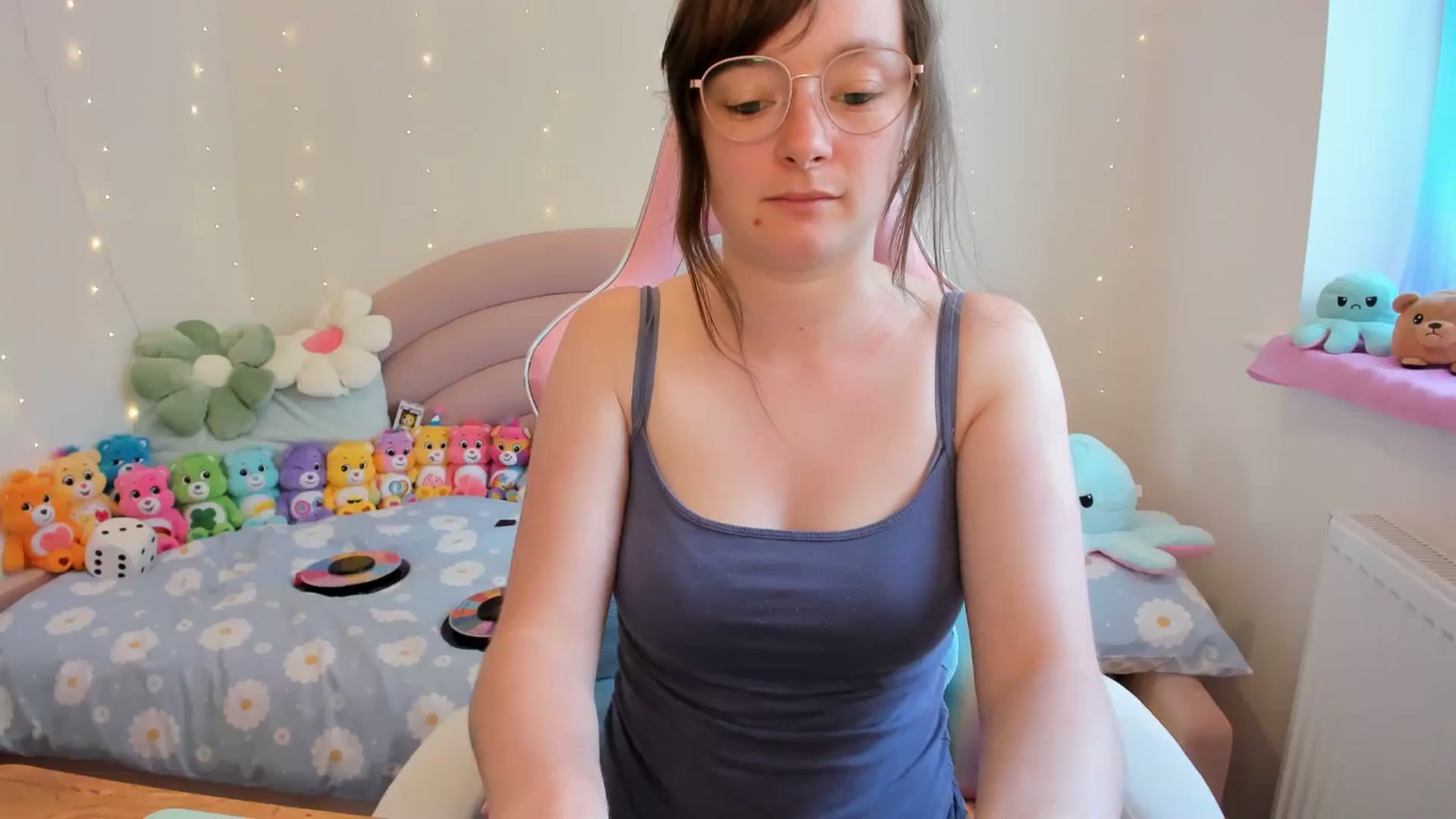 Gallery image thumbnail from JessieBear_'s myfreecams stream on, 07/29/2024, 14:29 image 13 of 20