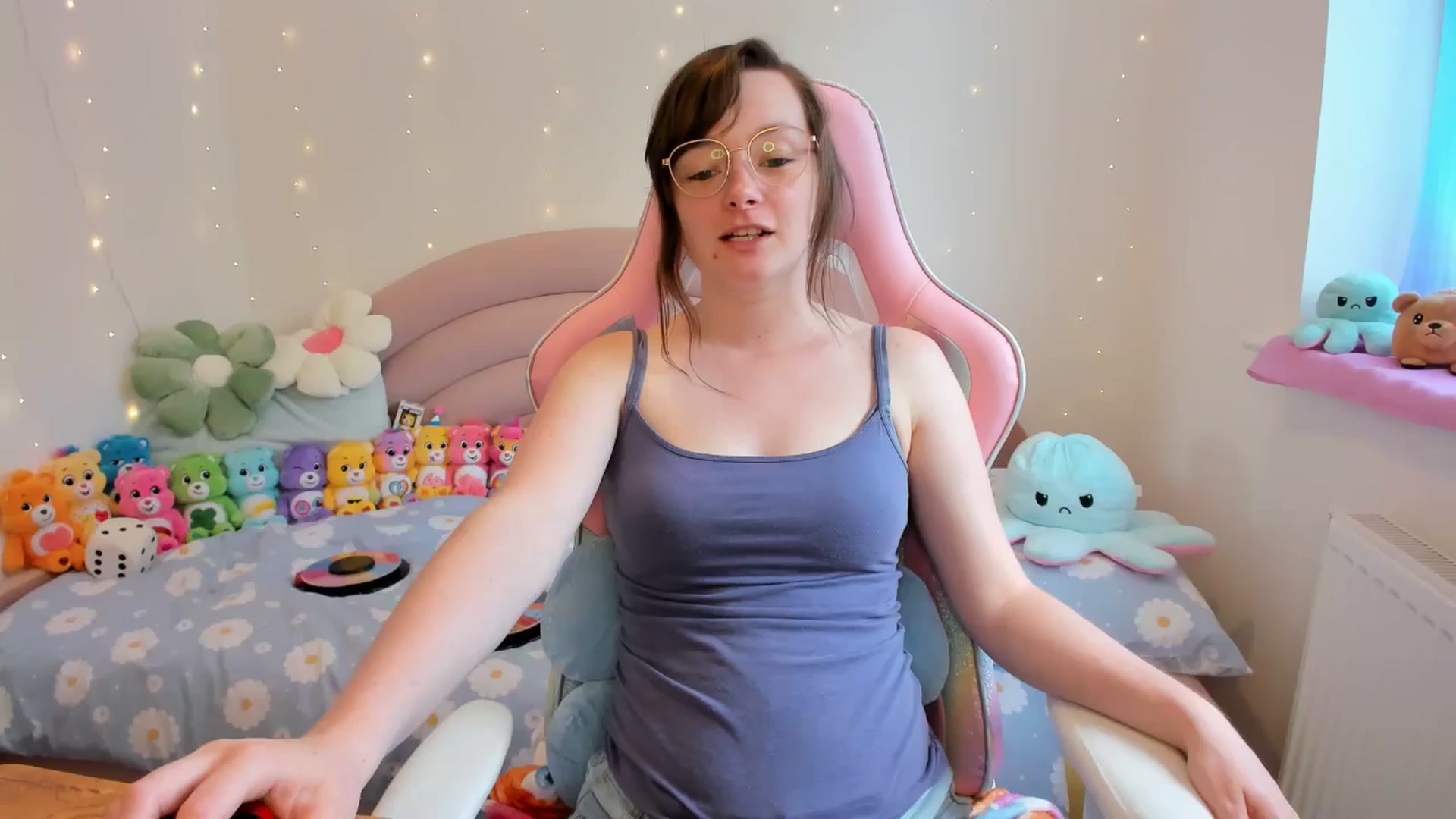 Gallery image thumbnail from JessieBear_'s myfreecams stream on, 07/29/2024, 14:29 image 16 of 20