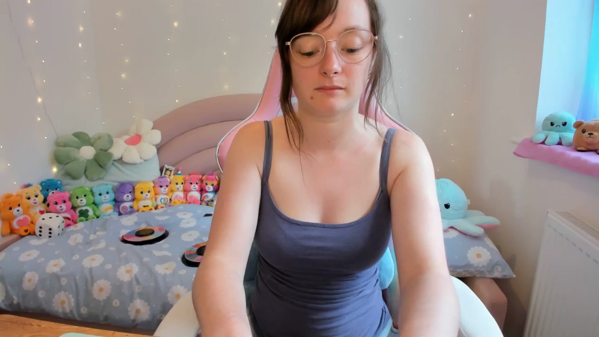 Gallery image thumbnail from JessieBear_'s myfreecams stream on, 07/29/2024, 14:29 image 18 of 20