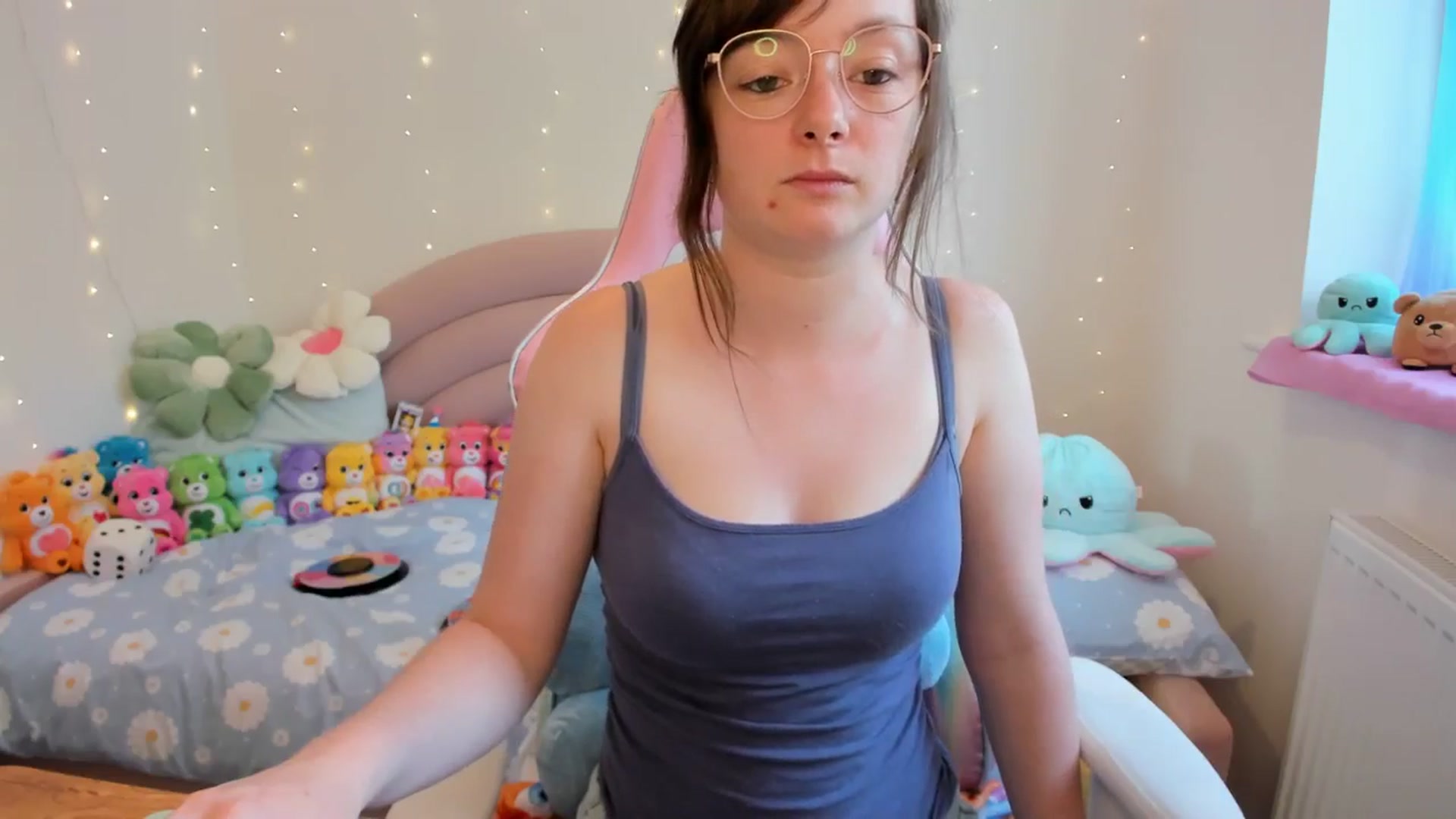 Gallery image thumbnail from JessieBear_'s myfreecams stream on, 07/29/2024, 14:29 image 10 of 20