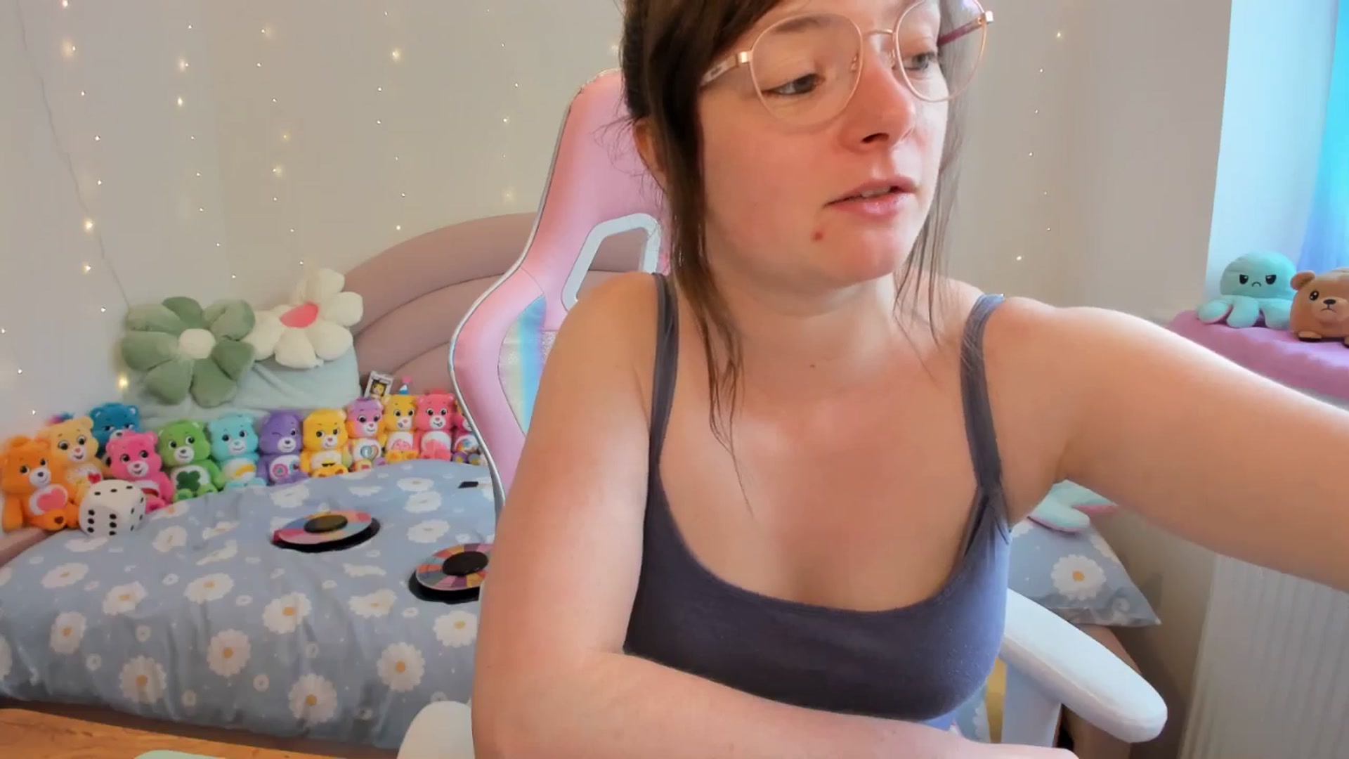 Gallery image thumbnail from JessieBear_'s myfreecams stream on, 07/29/2024, 14:29 image 20 of 20