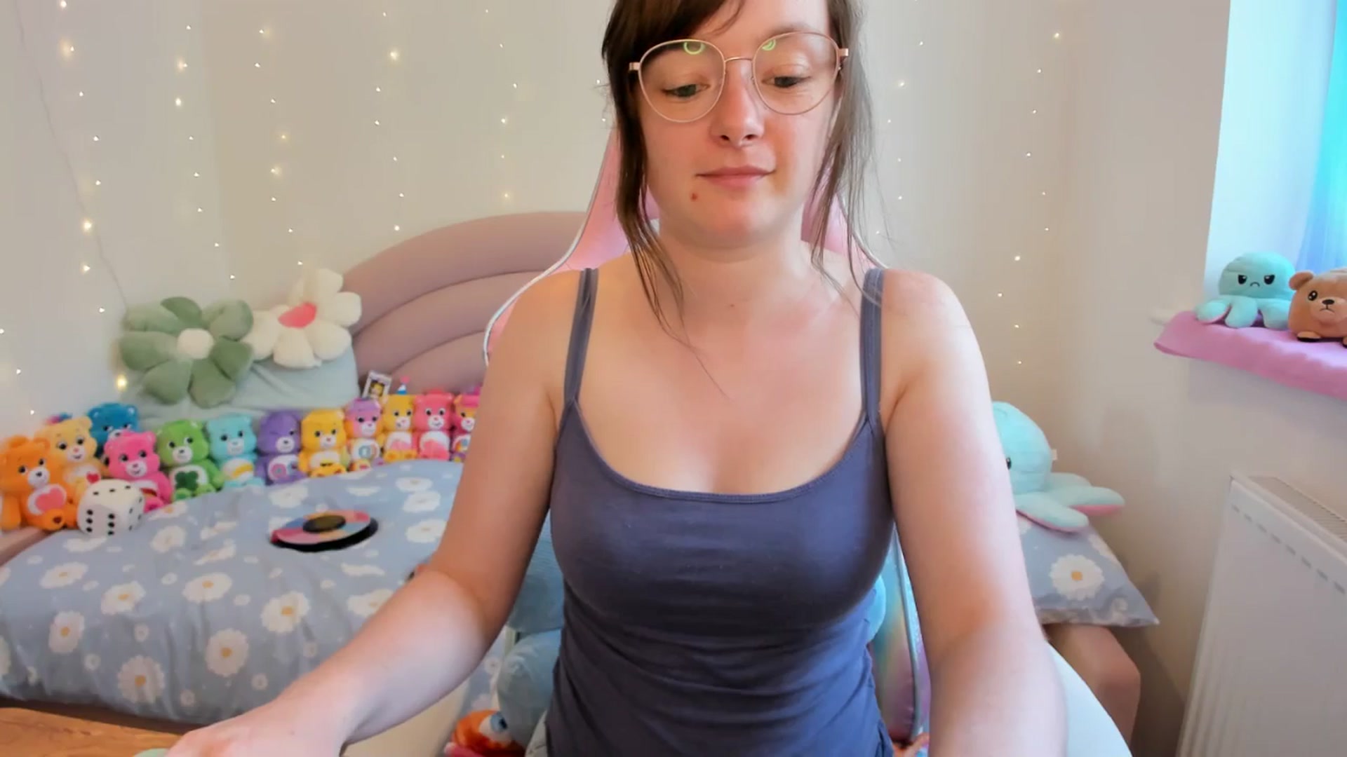 Gallery image thumbnail from JessieBear_'s myfreecams stream on, 07/29/2024, 14:29 image 11 of 20