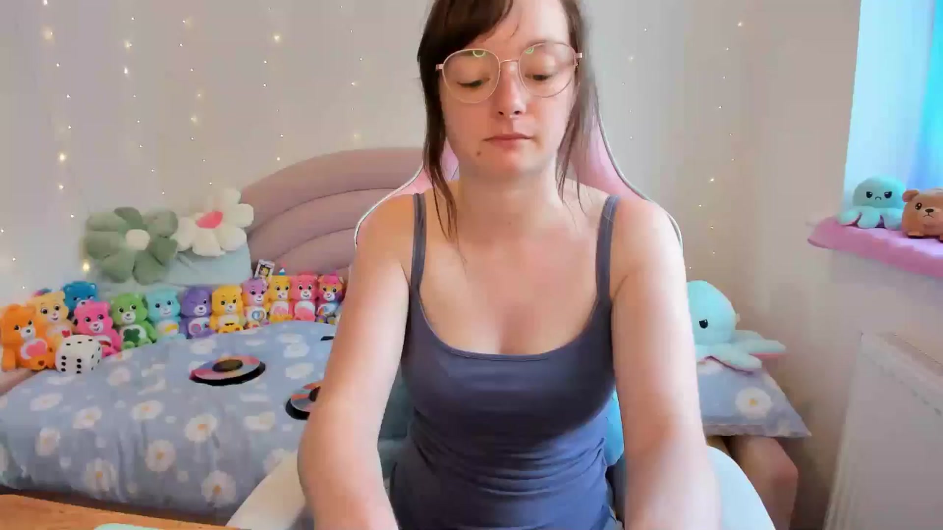 Gallery image thumbnail from JessieBear_'s myfreecams stream on, 07/29/2024, 14:50 image 3 of 20