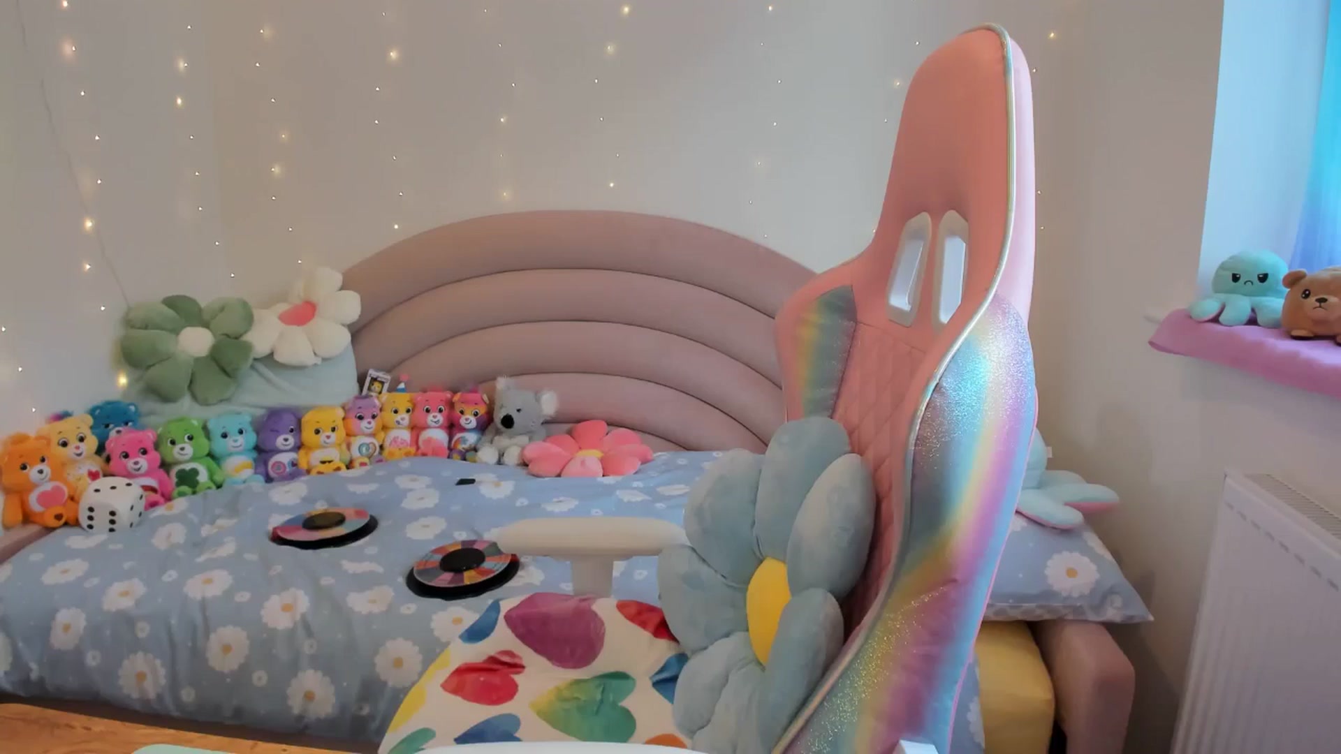 Gallery image thumbnail from JessieBear_'s myfreecams stream on, 07/29/2024, 14:50 image 4 of 20