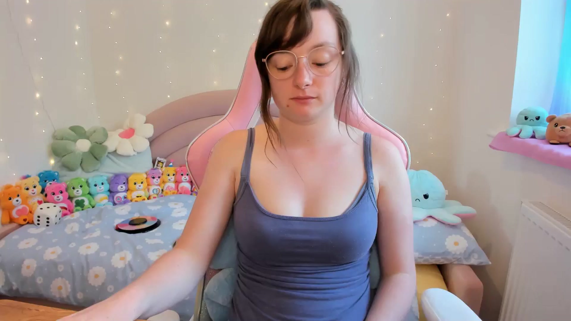 Gallery image thumbnail from JessieBear_'s myfreecams stream on, 07/29/2024, 14:50 image 12 of 20
