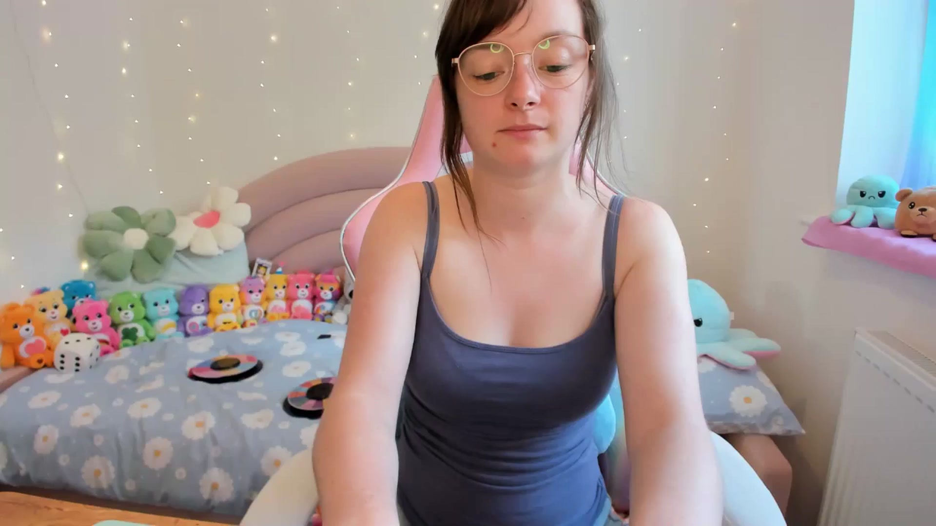 Gallery image thumbnail from JessieBear_'s myfreecams stream on, 07/29/2024, 14:50 image 1 of 20