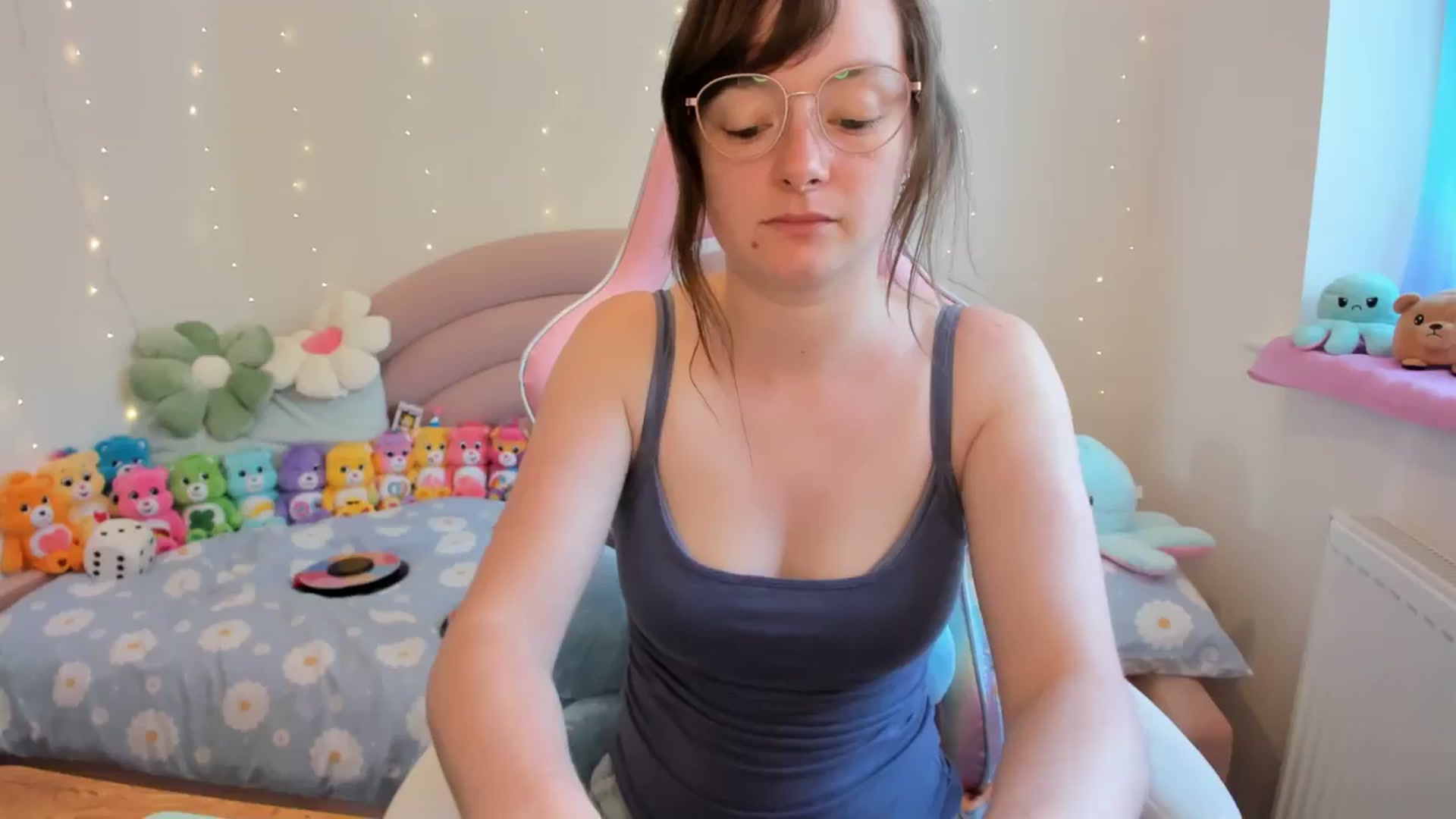 Gallery image thumbnail from JessieBear_'s myfreecams stream on, 07/29/2024, 14:50 image 9 of 20