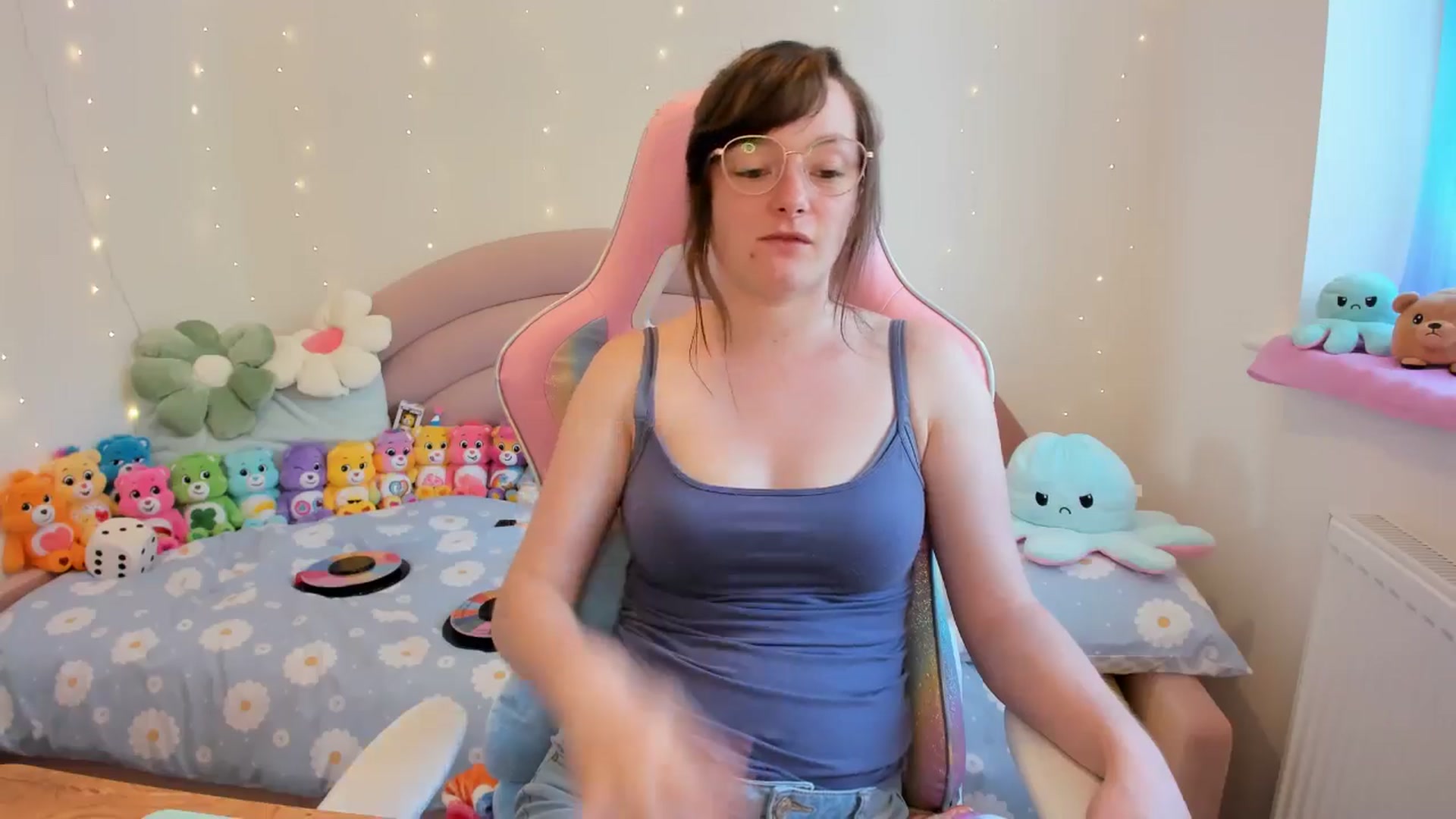 Gallery image thumbnail from JessieBear_'s myfreecams stream on, 07/29/2024, 15:17 image 4 of 20
