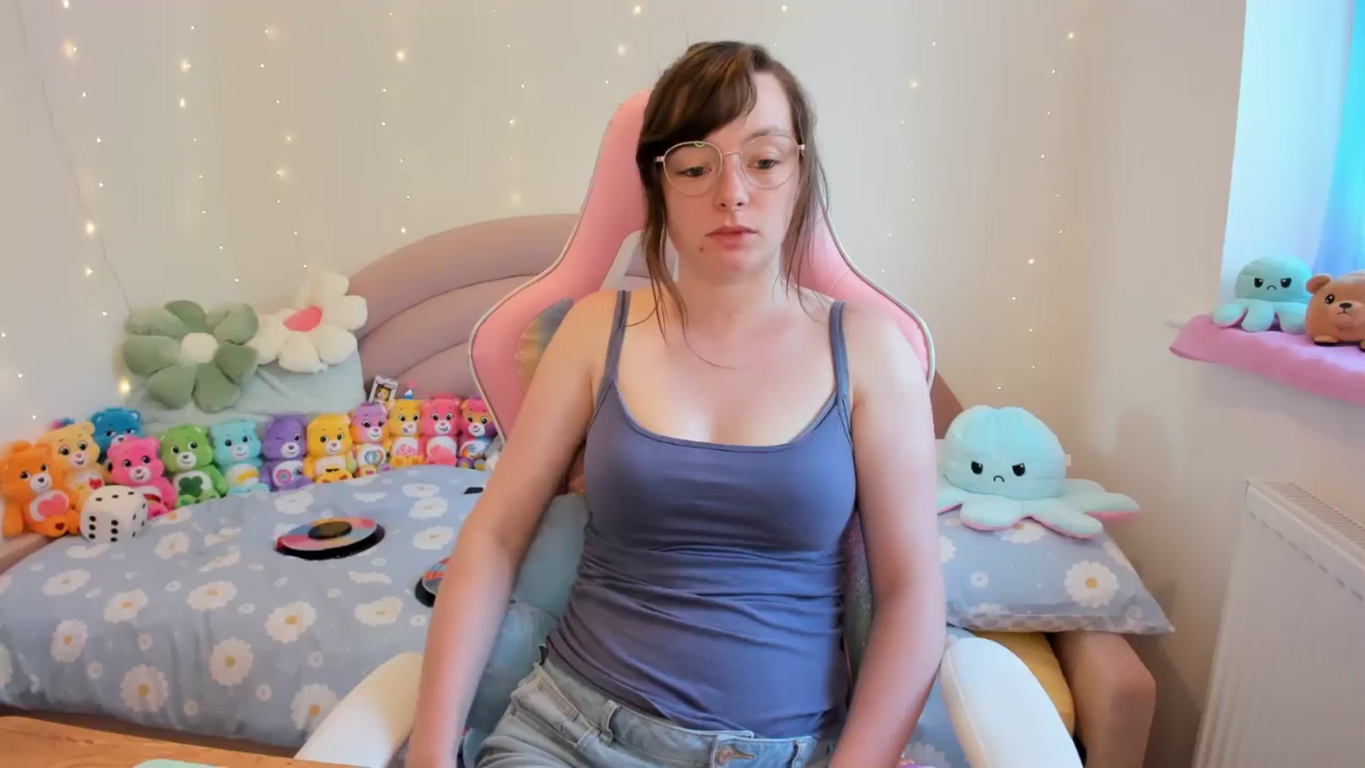 Gallery image thumbnail from JessieBear_'s myfreecams stream on, 07/29/2024, 15:17 image 7 of 20
