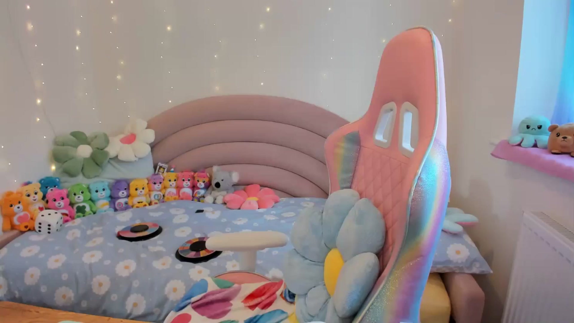 Gallery image thumbnail from JessieBear_'s myfreecams stream on, 07/29/2024, 15:55 image 1 of 20