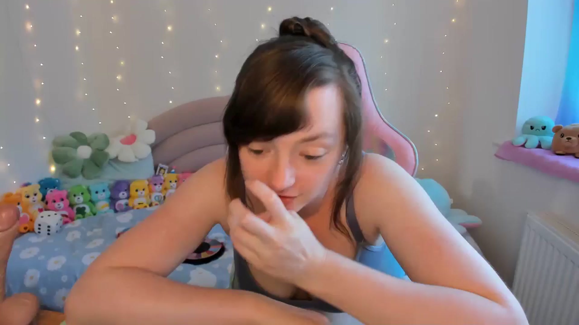 Gallery image thumbnail from JessieBear_'s myfreecams stream on, 07/29/2024, 17:12 image 8 of 20