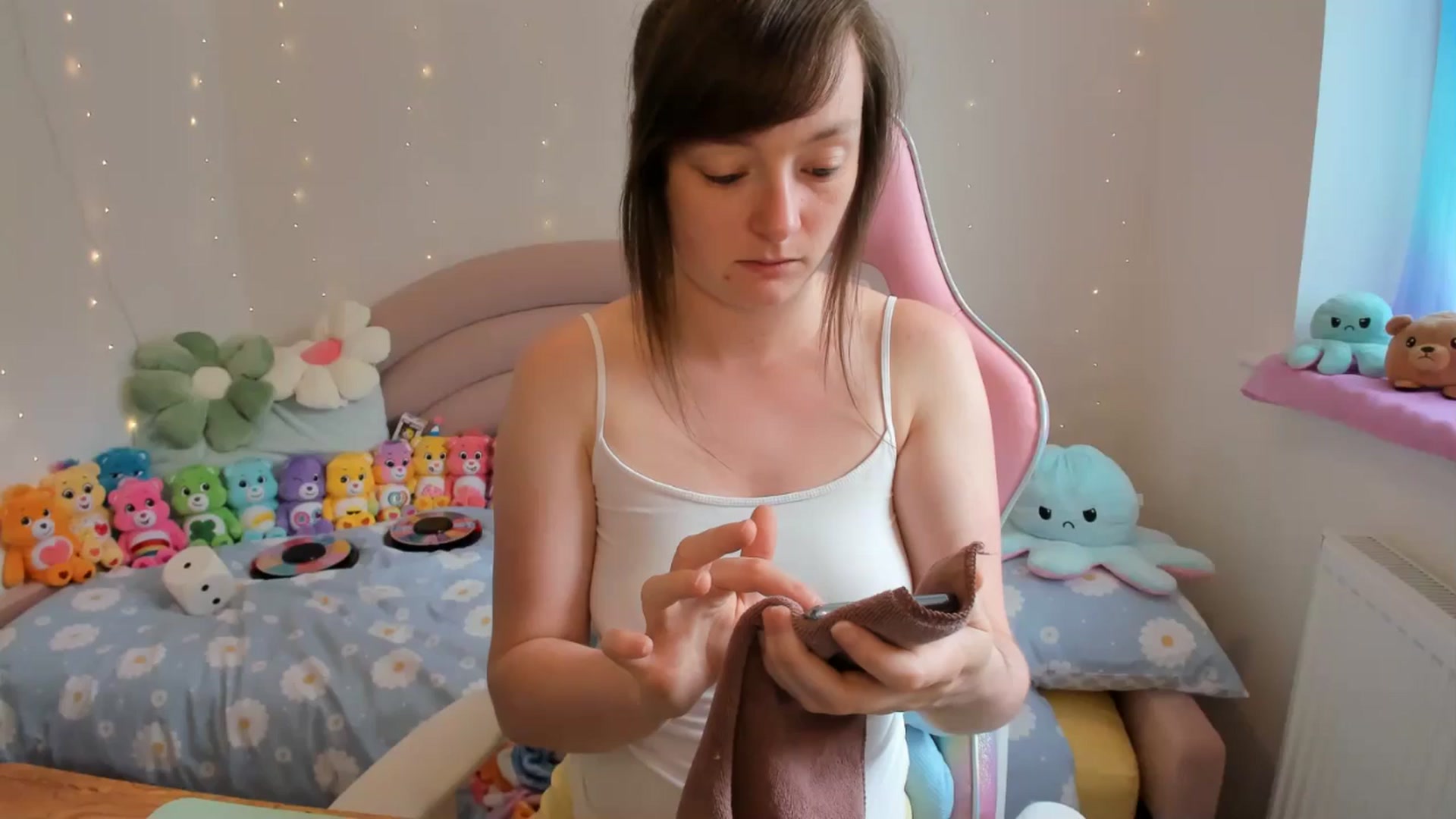 Gallery image thumbnail from JessieBear_'s myfreecams stream on, 07/30/2024, 12:28 image 16 of 20