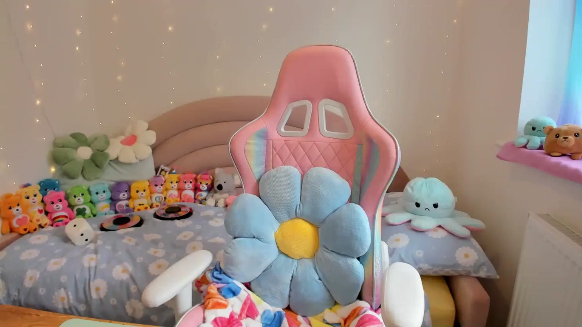 Gallery image thumbnail from JessieBear_'s myfreecams stream on, 07/30/2024, 12:54 image 18 of 20