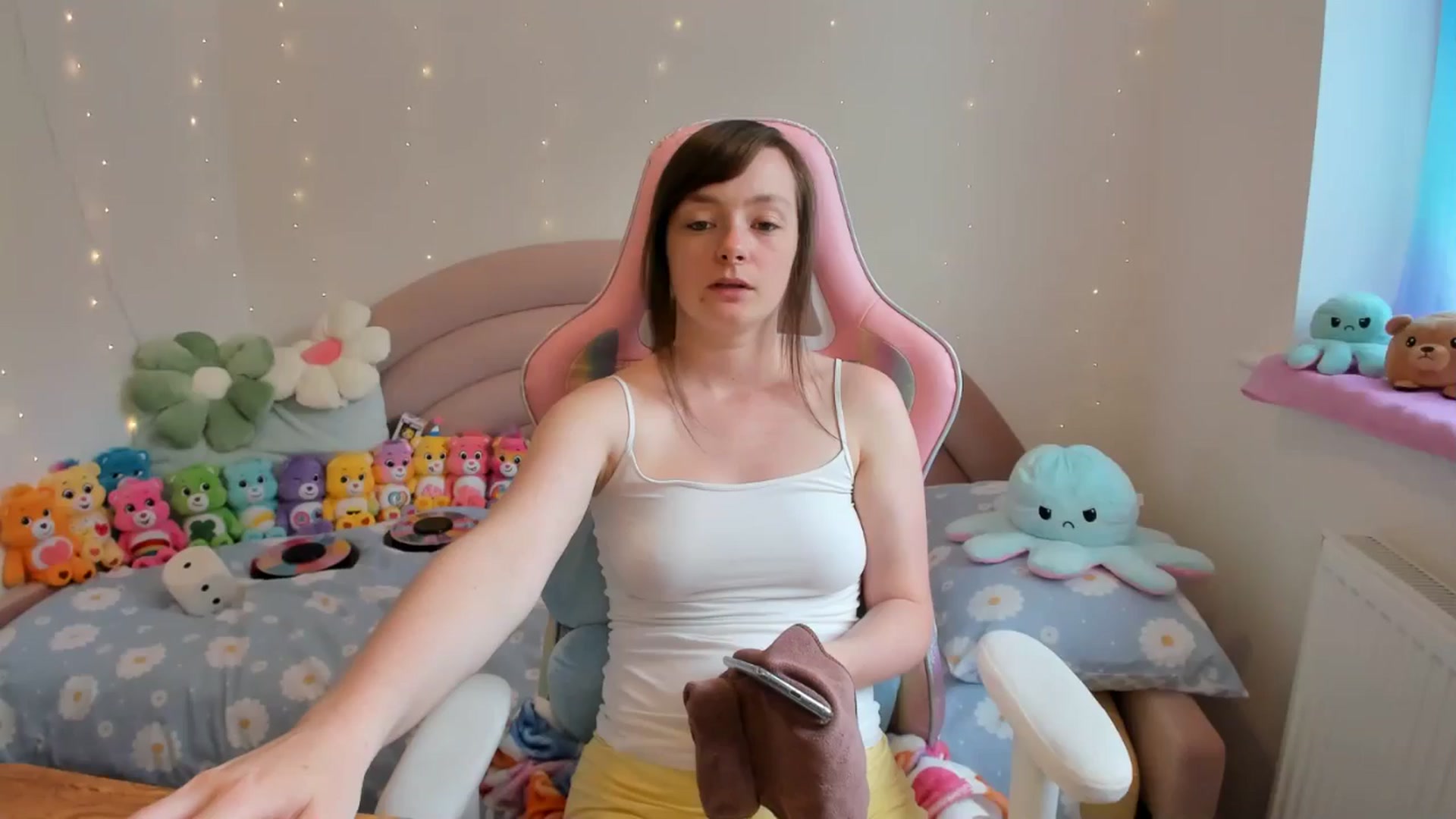 Gallery image thumbnail from JessieBear_'s myfreecams stream on, 07/30/2024, 12:54 image 11 of 20