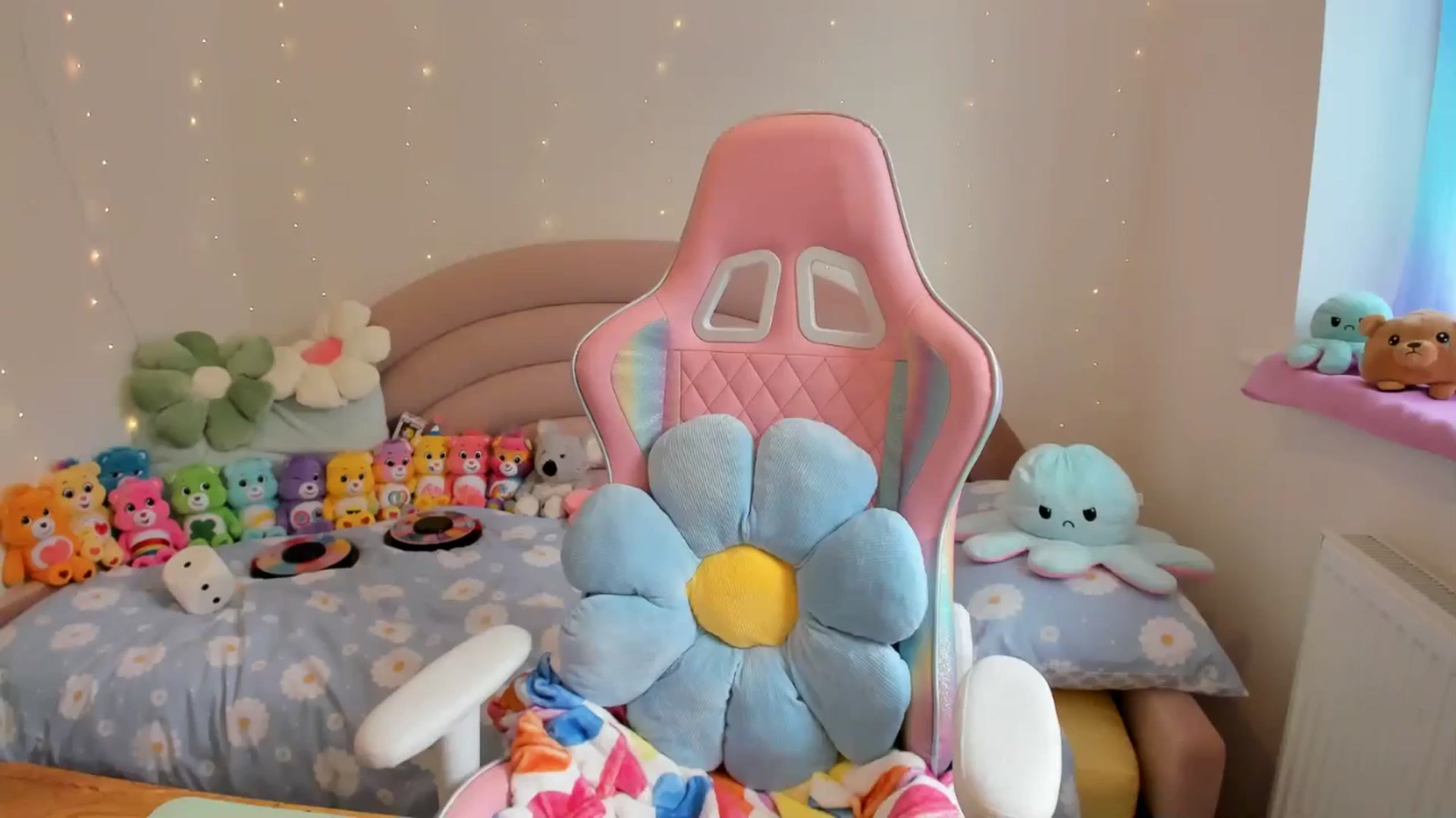 Gallery image thumbnail from JessieBear_'s myfreecams stream on, 07/30/2024, 12:54 image 19 of 20