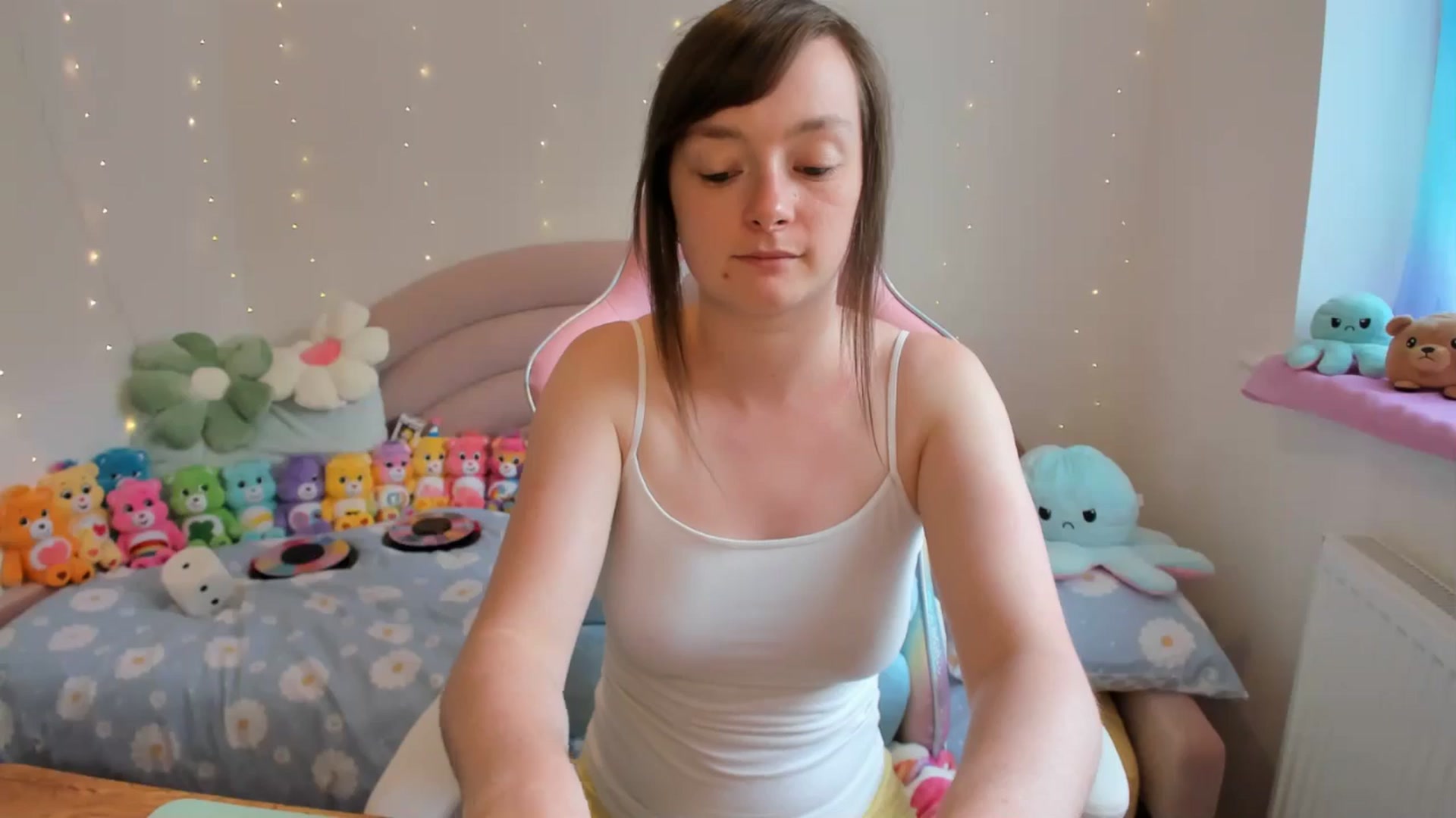 Gallery image thumbnail from JessieBear_'s myfreecams stream on, 07/30/2024, 12:54 image 10 of 20